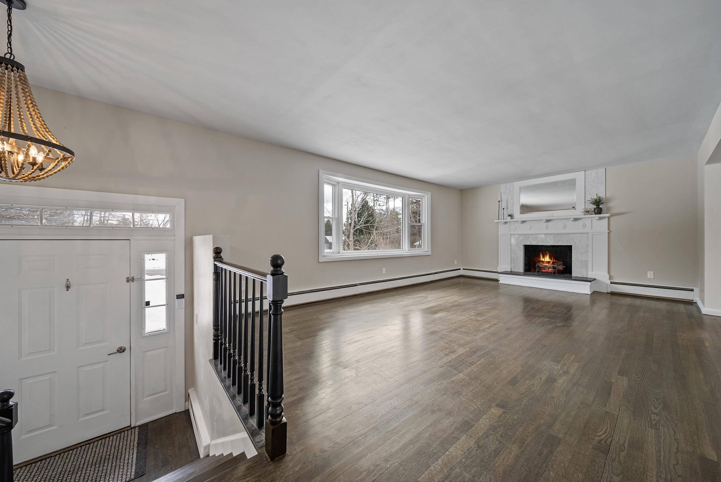 Bedford, NH 03110,12 Circle DR