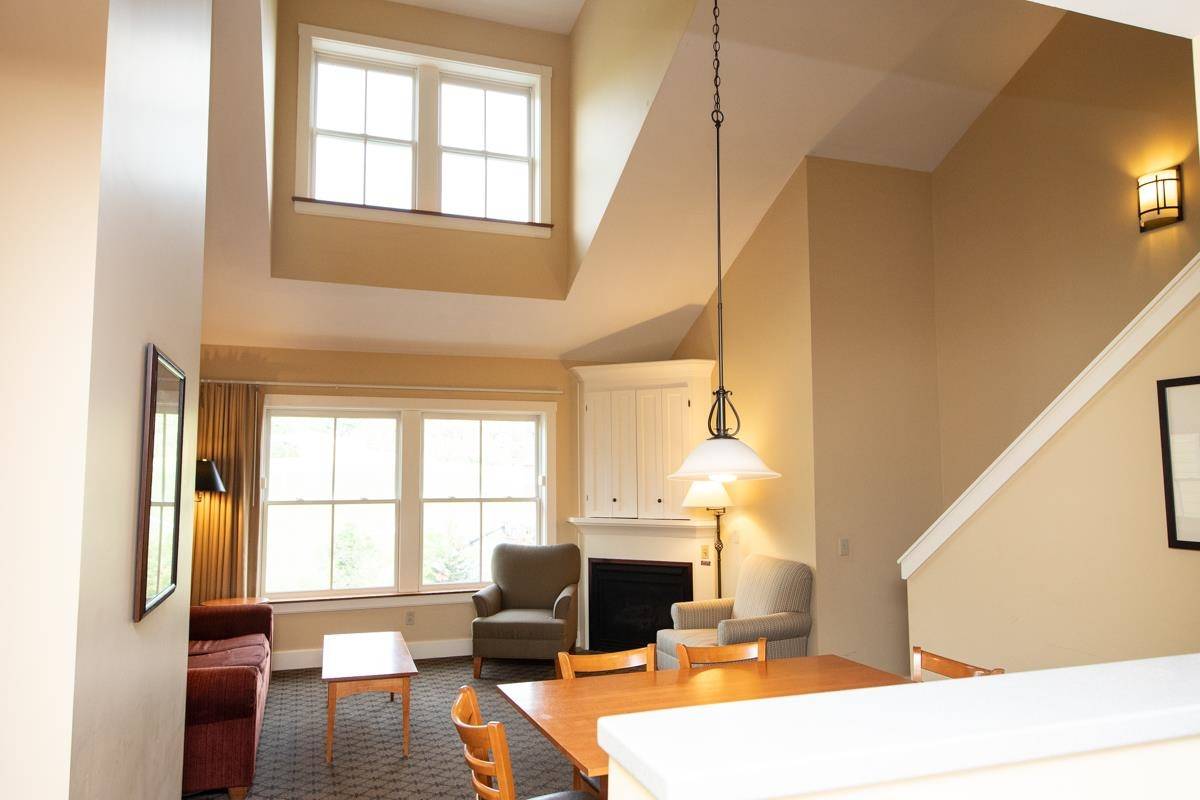 Ludlow, VT 05149,444/446 Qtr. I I I Jackson Gore Inn