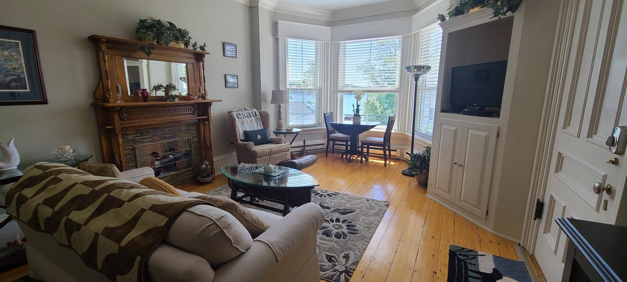 Wolfeboro, NH 03894,25 N Main ST #5