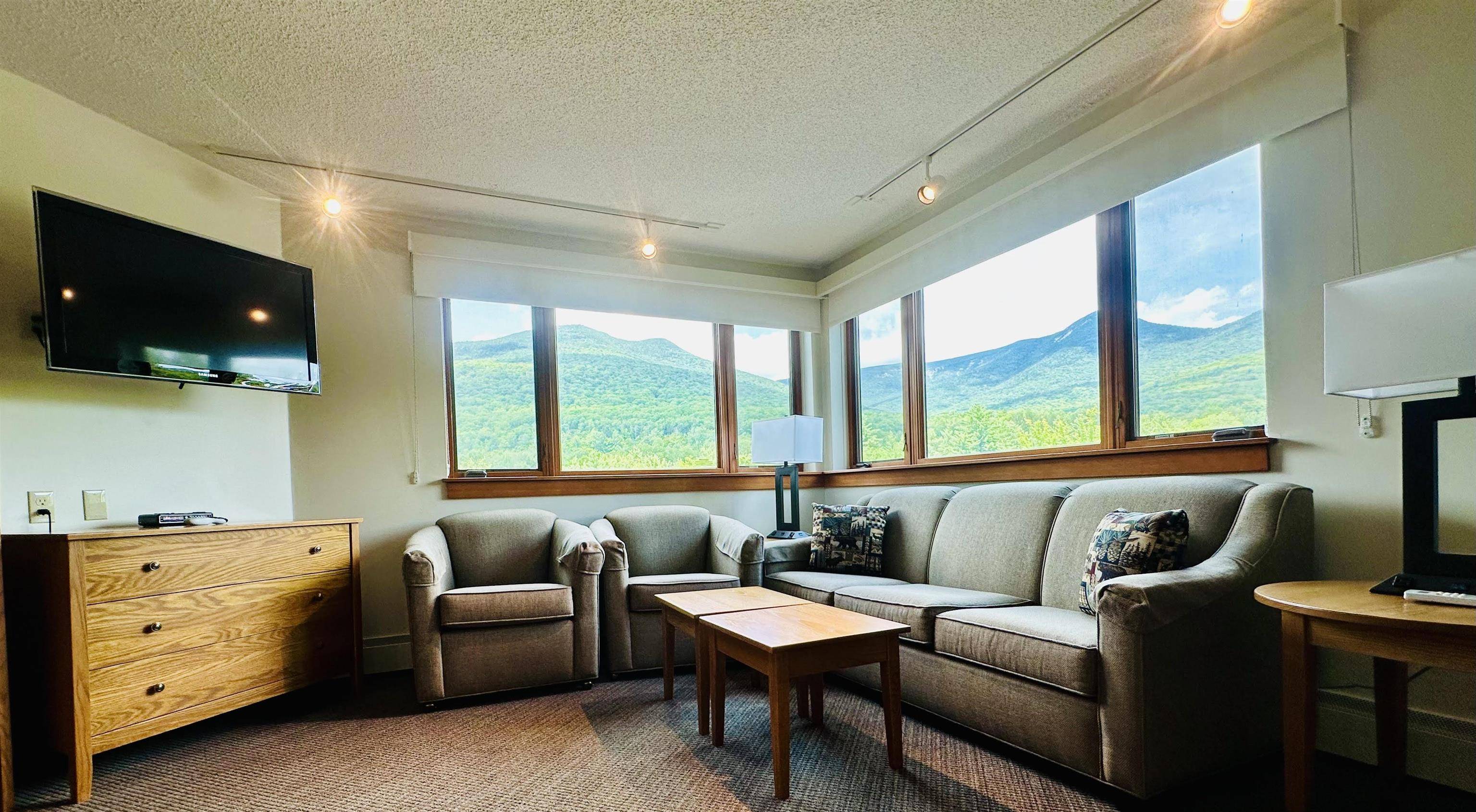 Lincoln, NH 03251,90 Loon Mountain RD #1021A