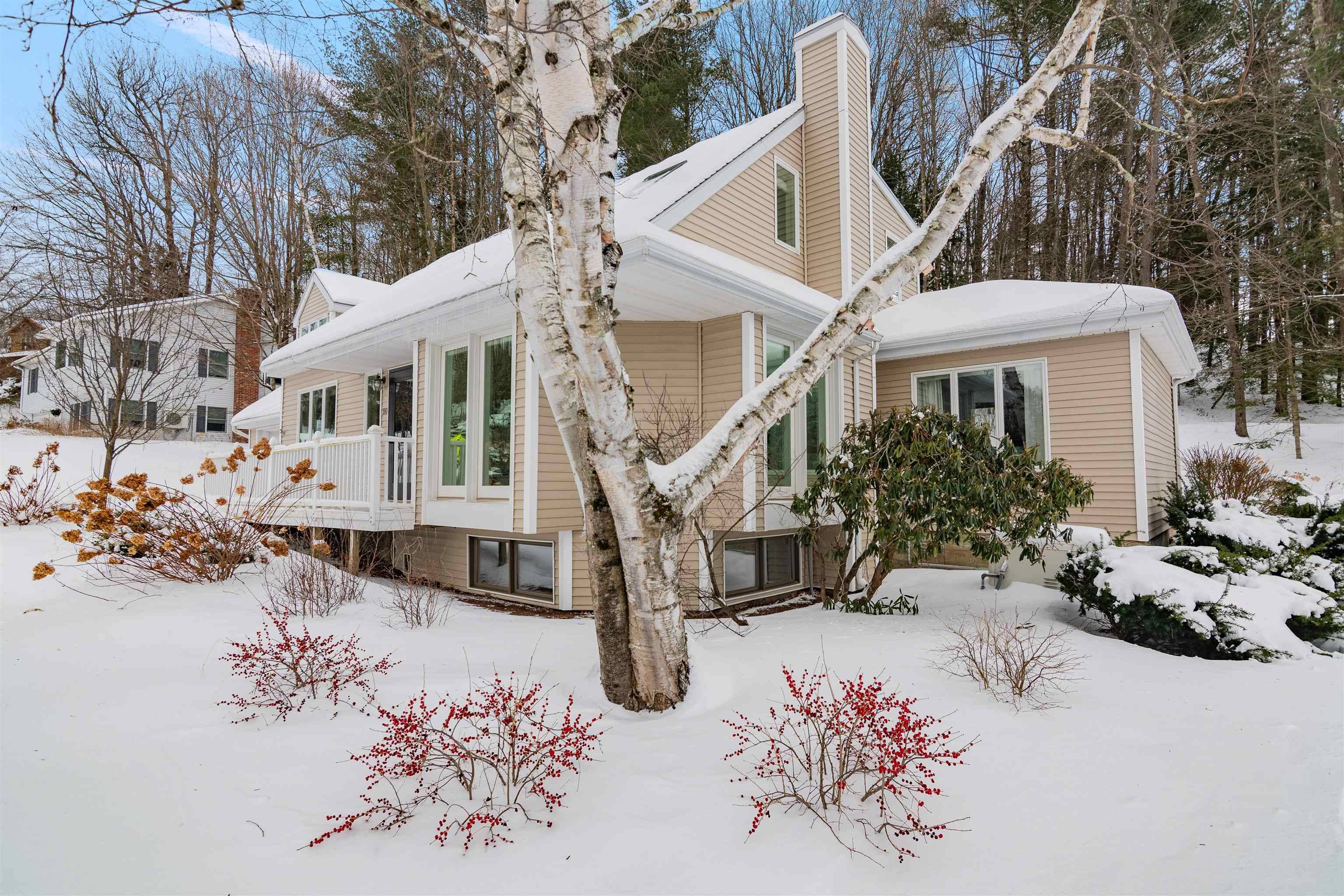 Essex Junction, VT 05452,20 Woods End DR