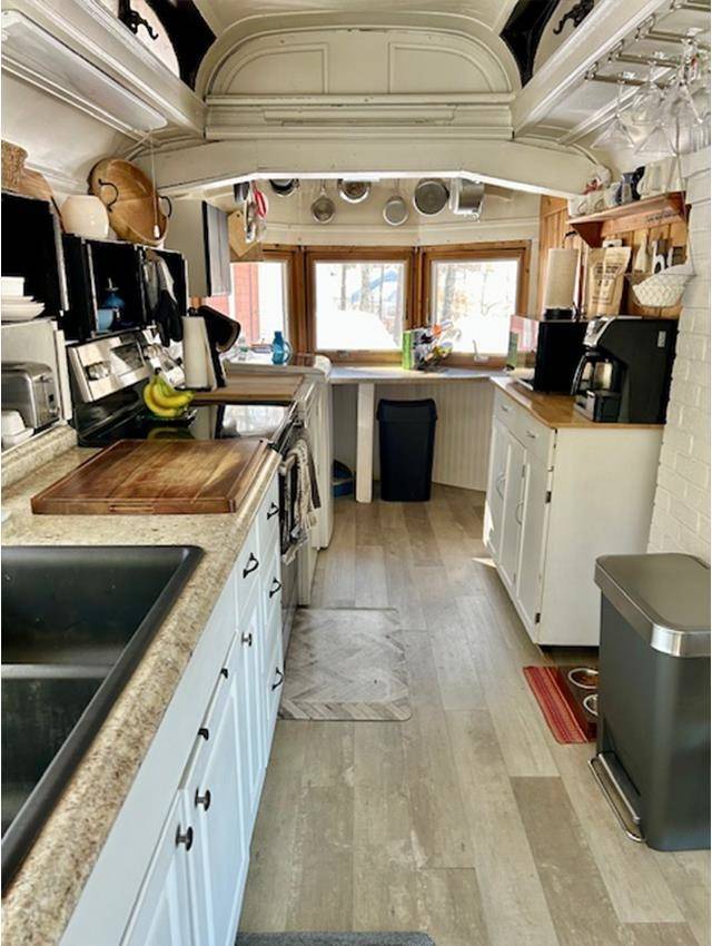 Goffstown, NH 03045,137 Mountain Base RD