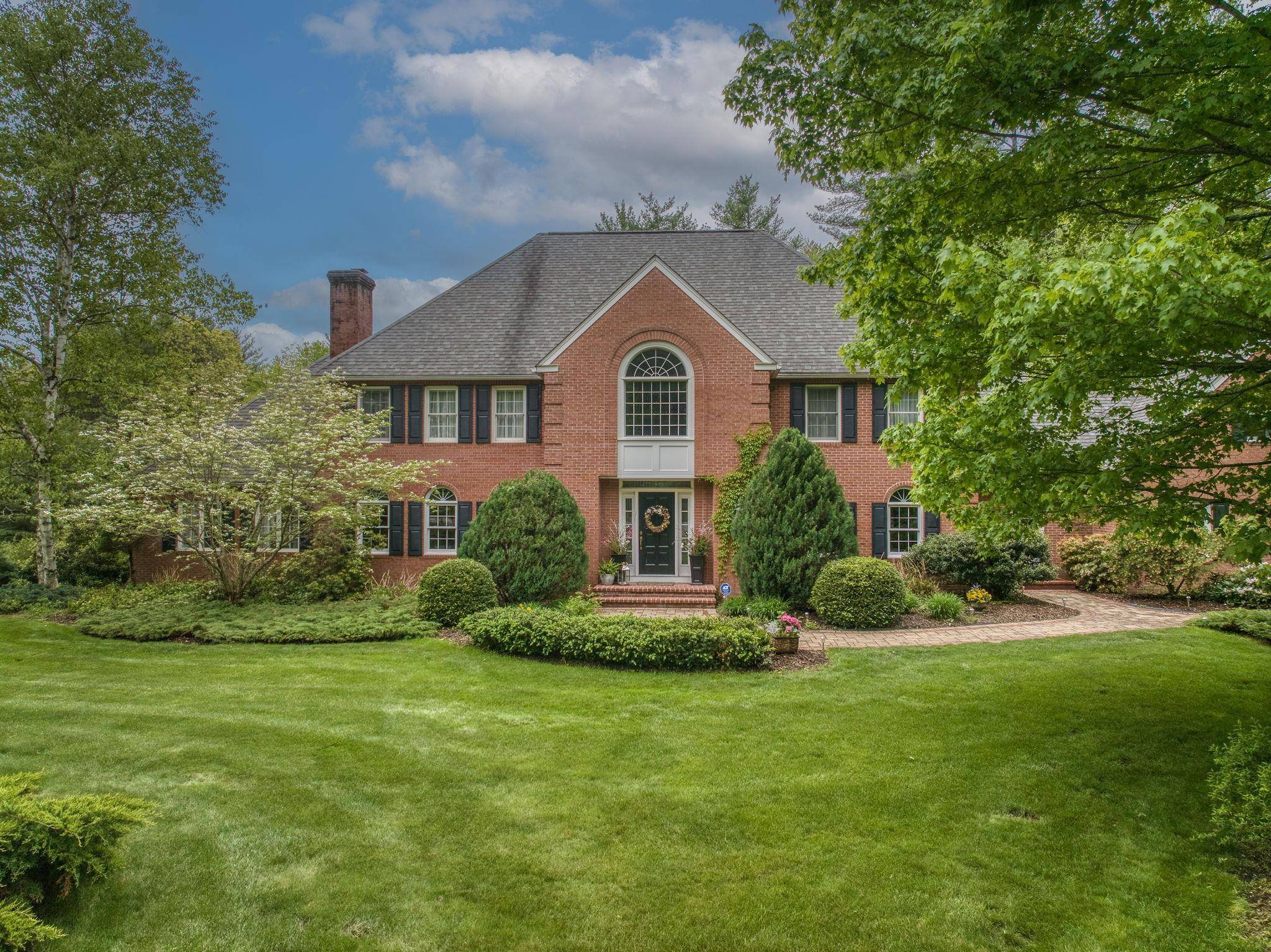 Bedford, NH 03110,5 Pembroke WAY