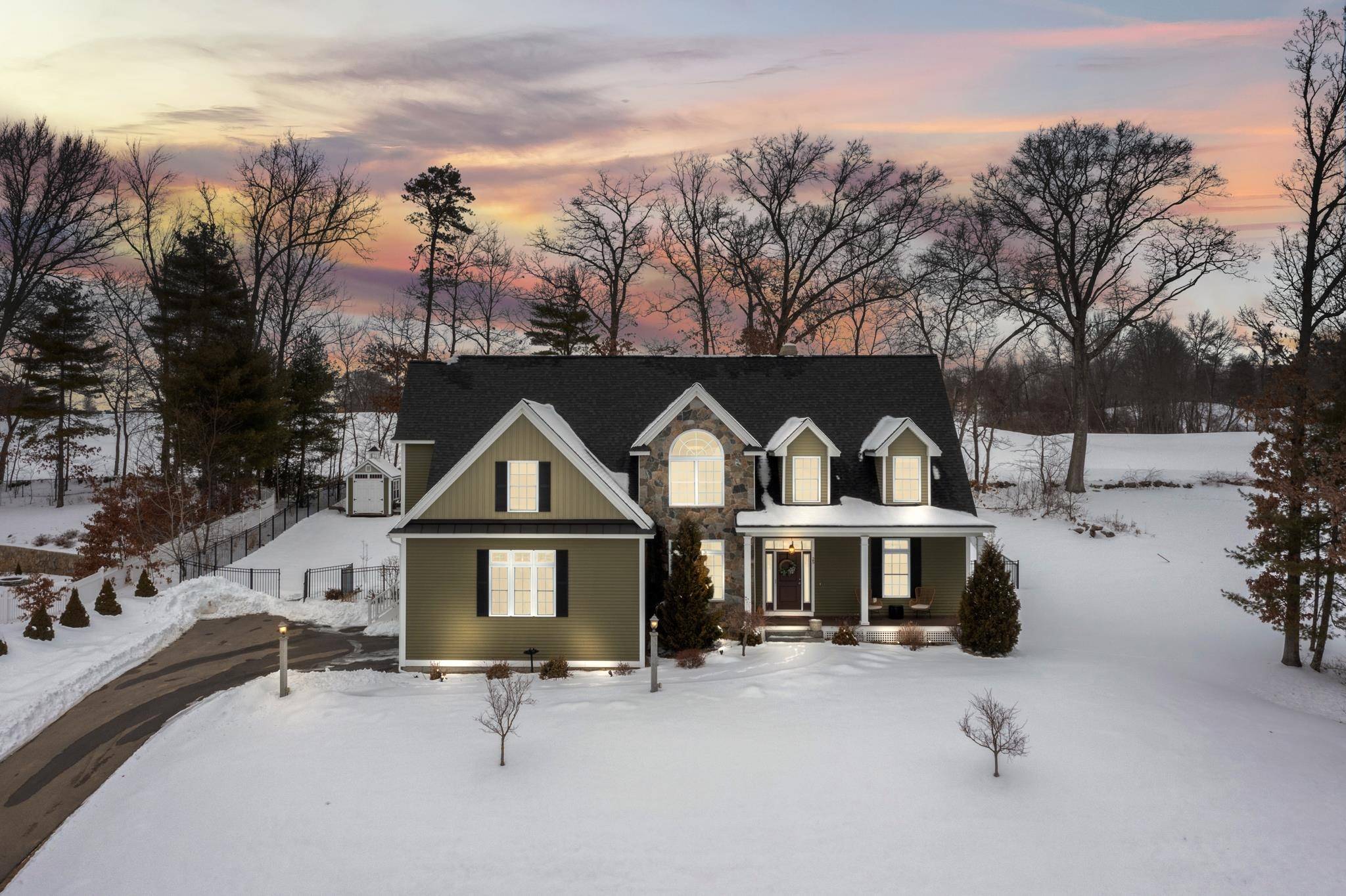 Salem, NH 03079,25 Lamplighter LN