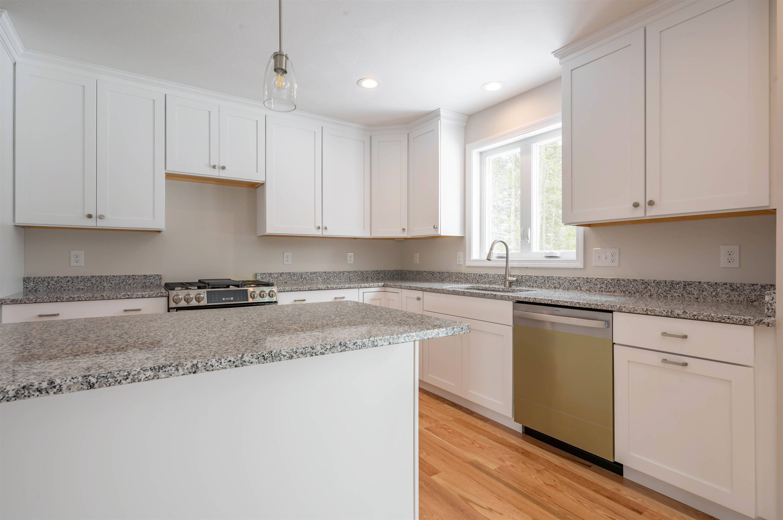 Nashua, NH 03064,37 Juliana AVE