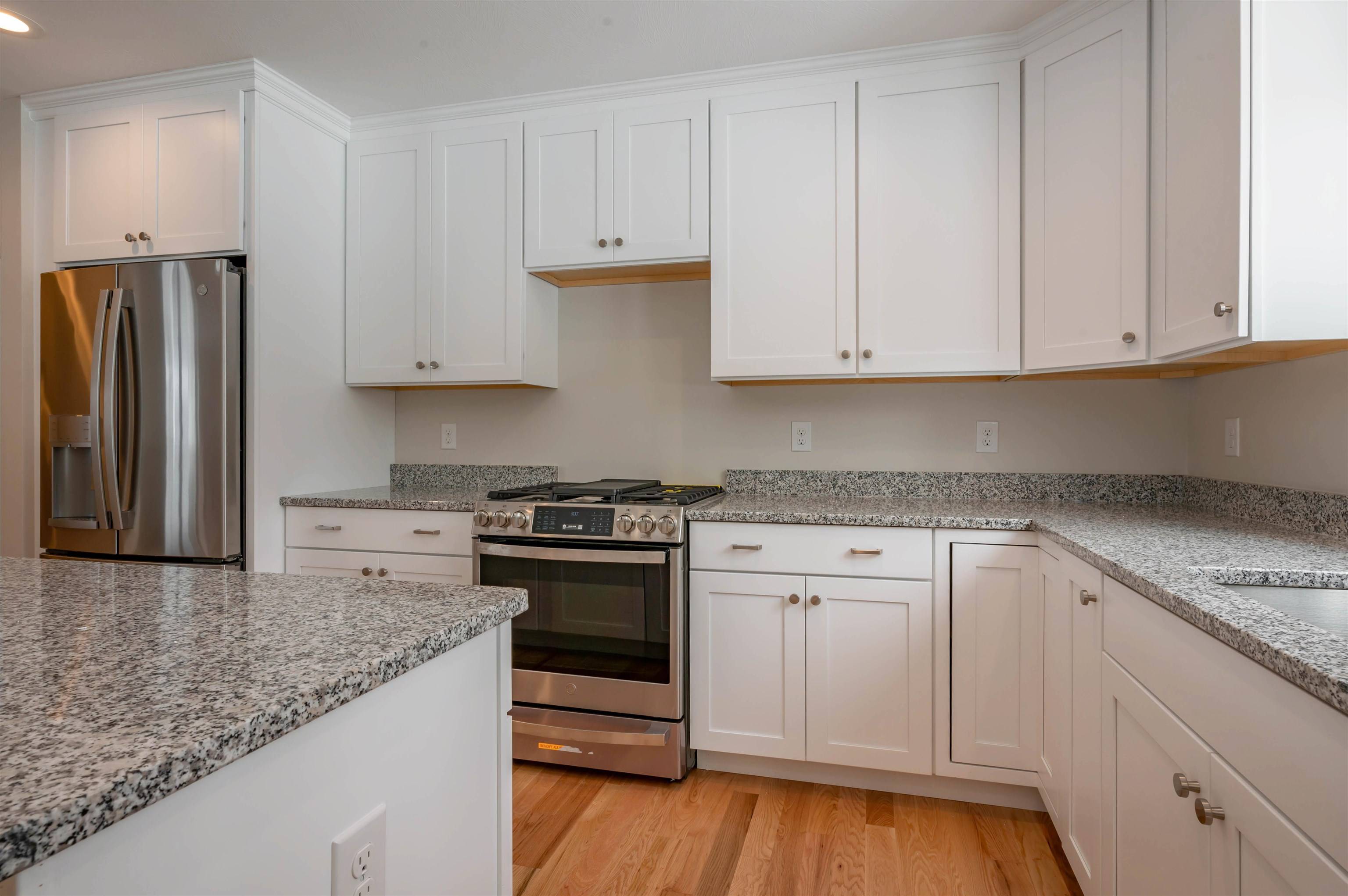 Nashua, NH 03064,37 Juliana AVE
