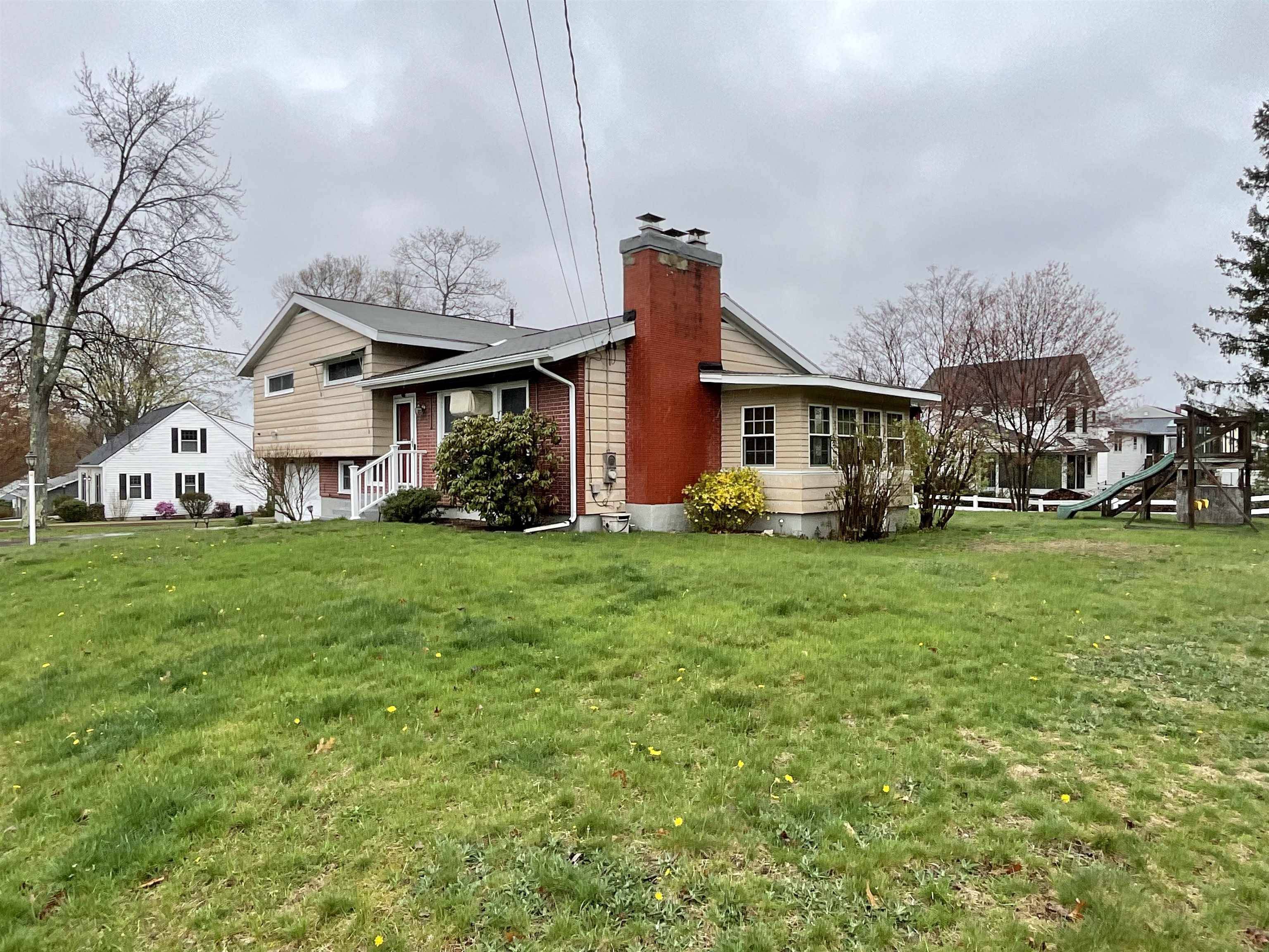 Manchester, NH 03104,621 Fairfield ST