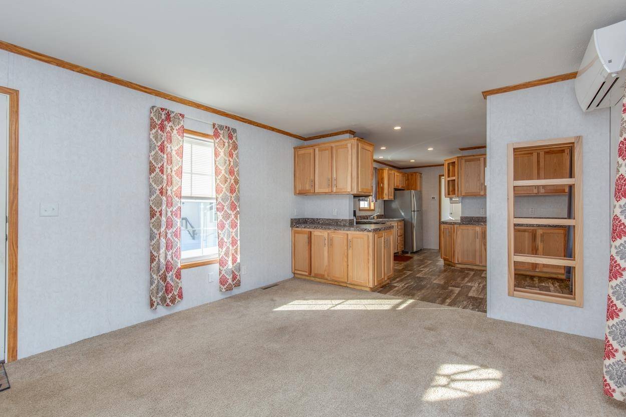 28 N Emperor DR Concord, NH 03303