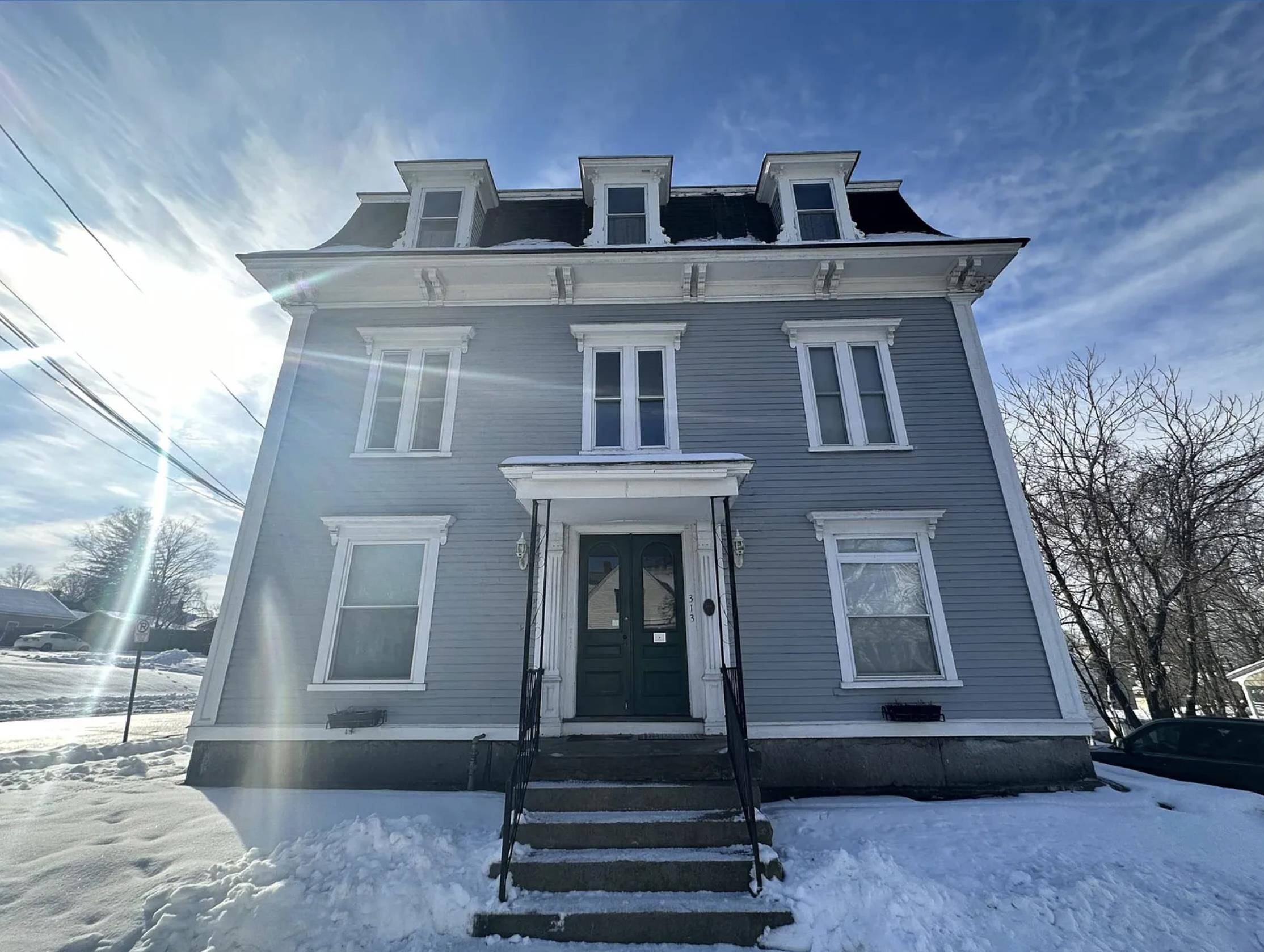 Manchester, NH 03104,313 Bridge ST #3
