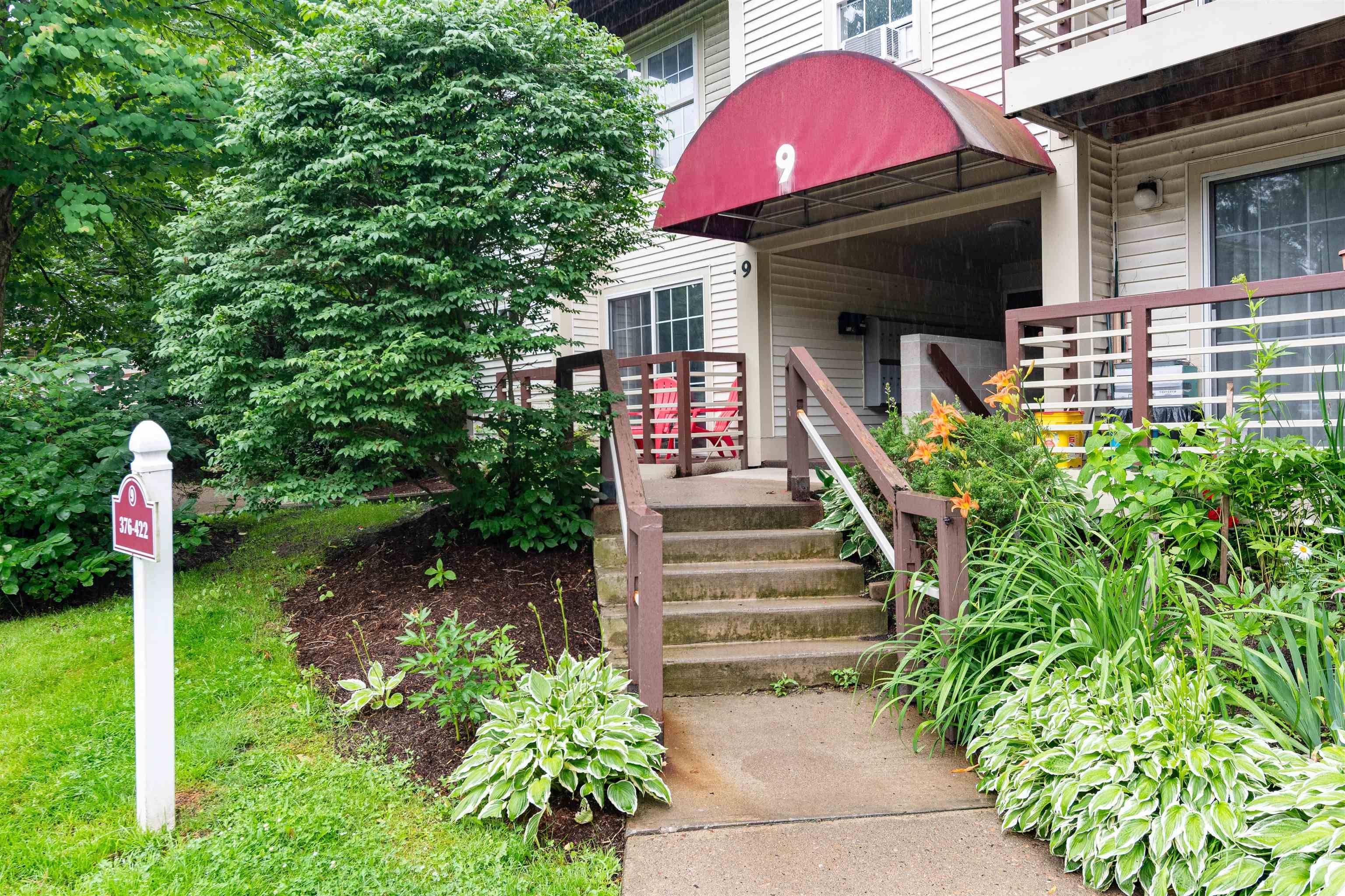 Burlington, VT 05401,390 Hildred DR