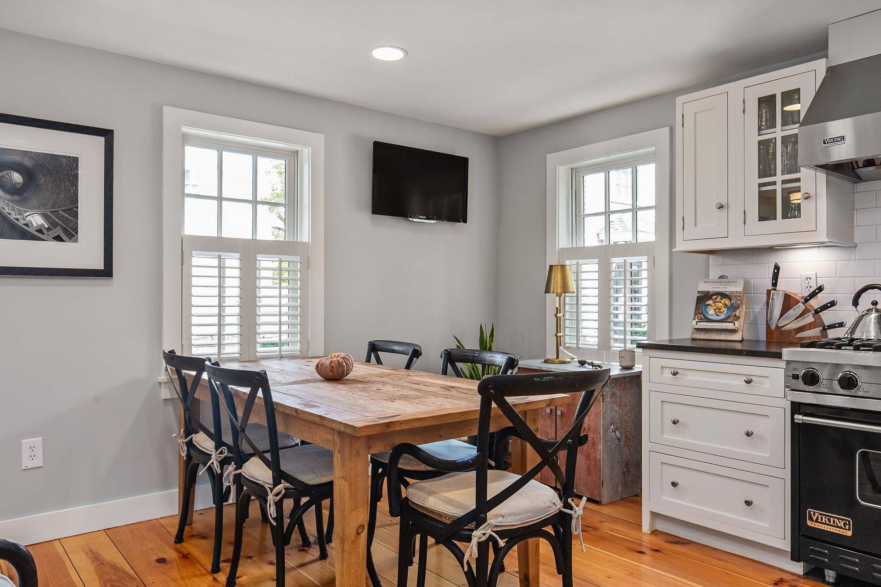 Portsmouth, NH 03801,24 Holmes CT