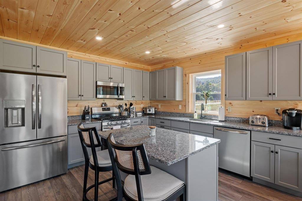 Thornton, NH 03285,21 Melina's WAY