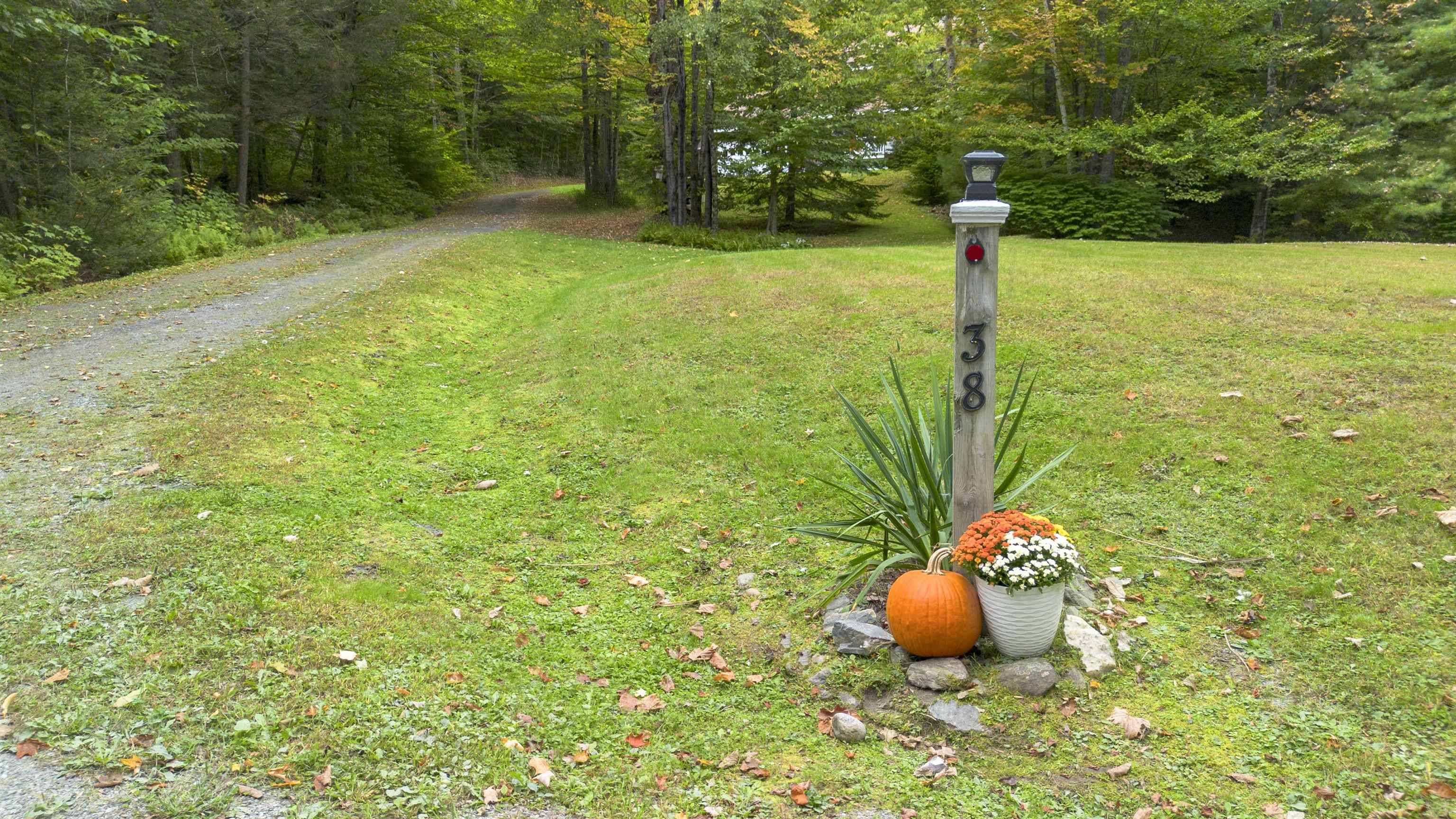 Dover, VT 05341,38 Yeaw RD