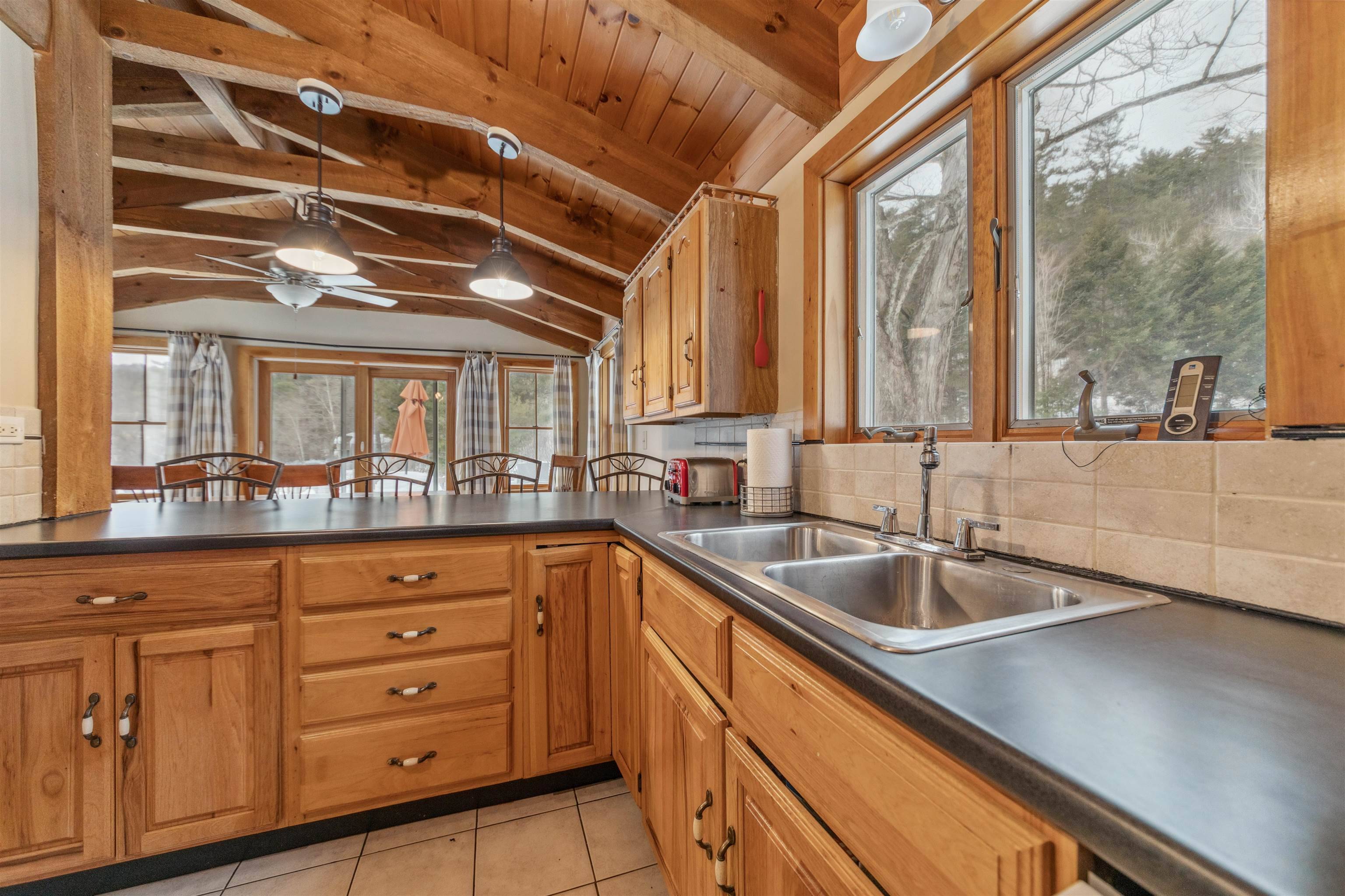 Wardsboro, VT 05355,470 Bills RD