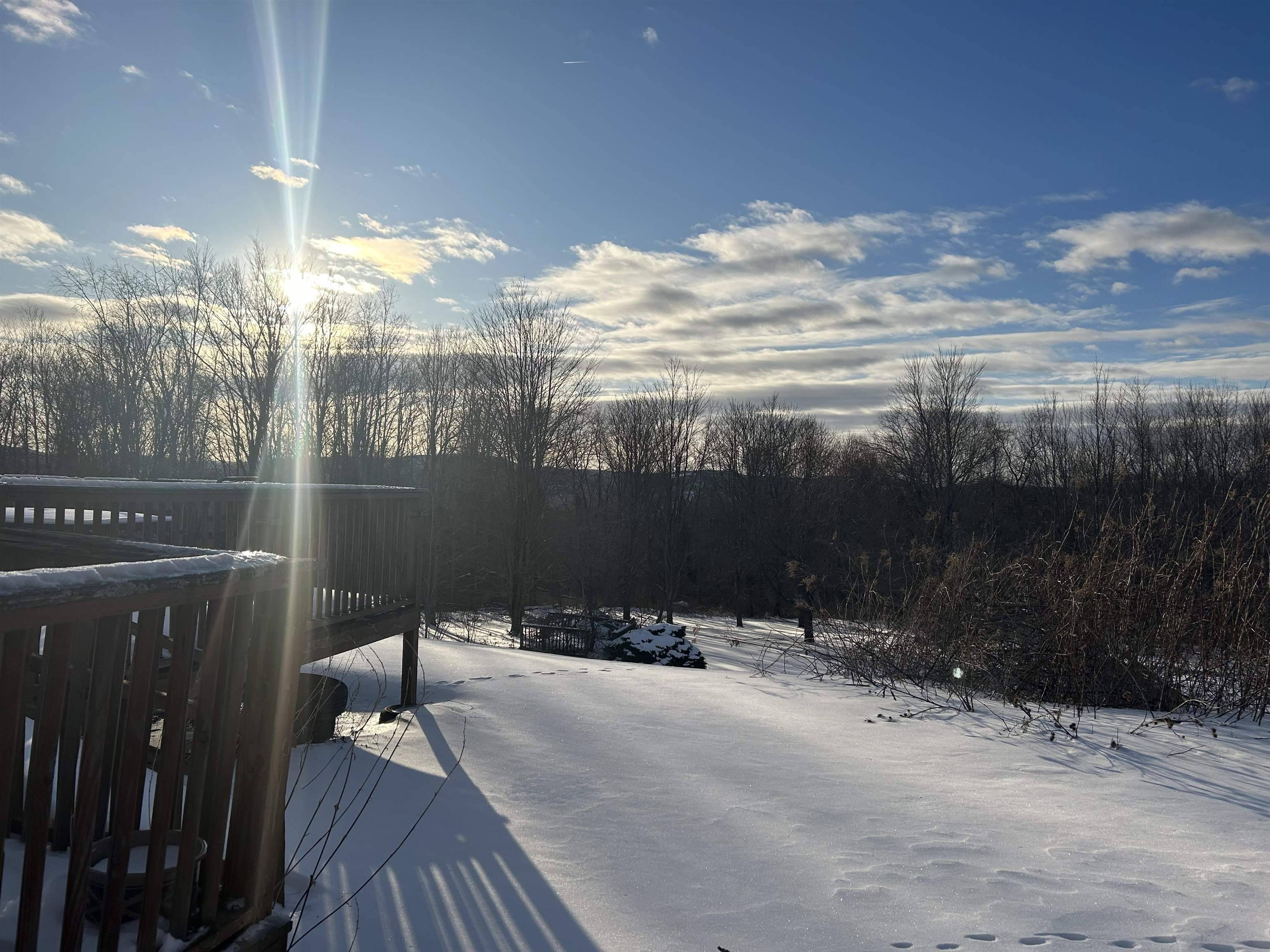 Bennington, VT 05201,852 East RD