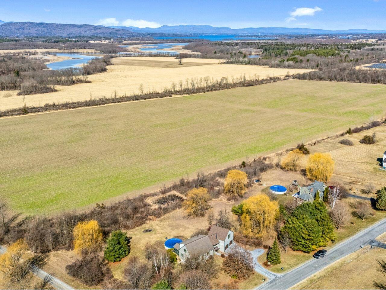 Ferrisburgh, VT 05456,510 Round Barn RD