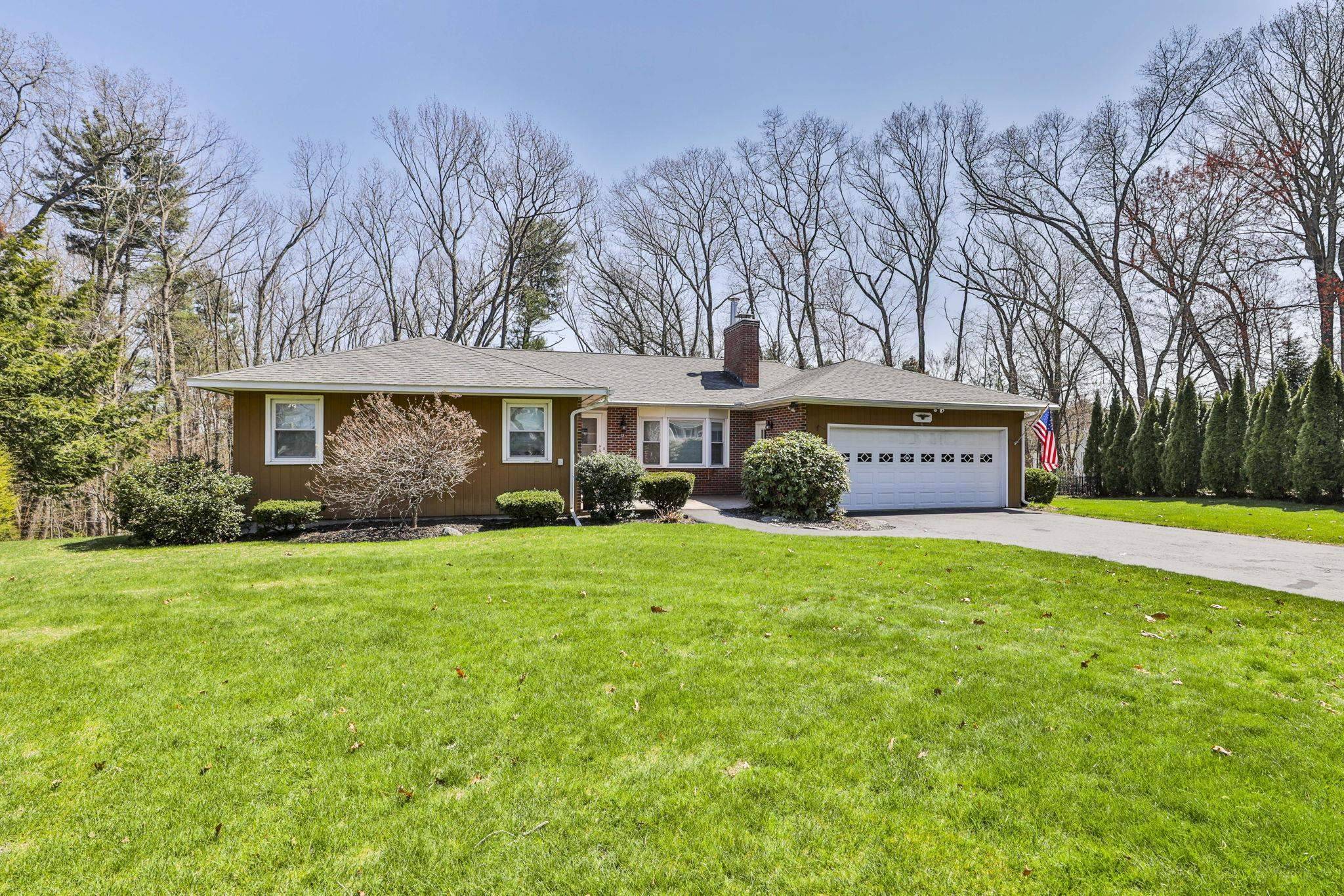 Nashua, NH 03064,6 Nova RD