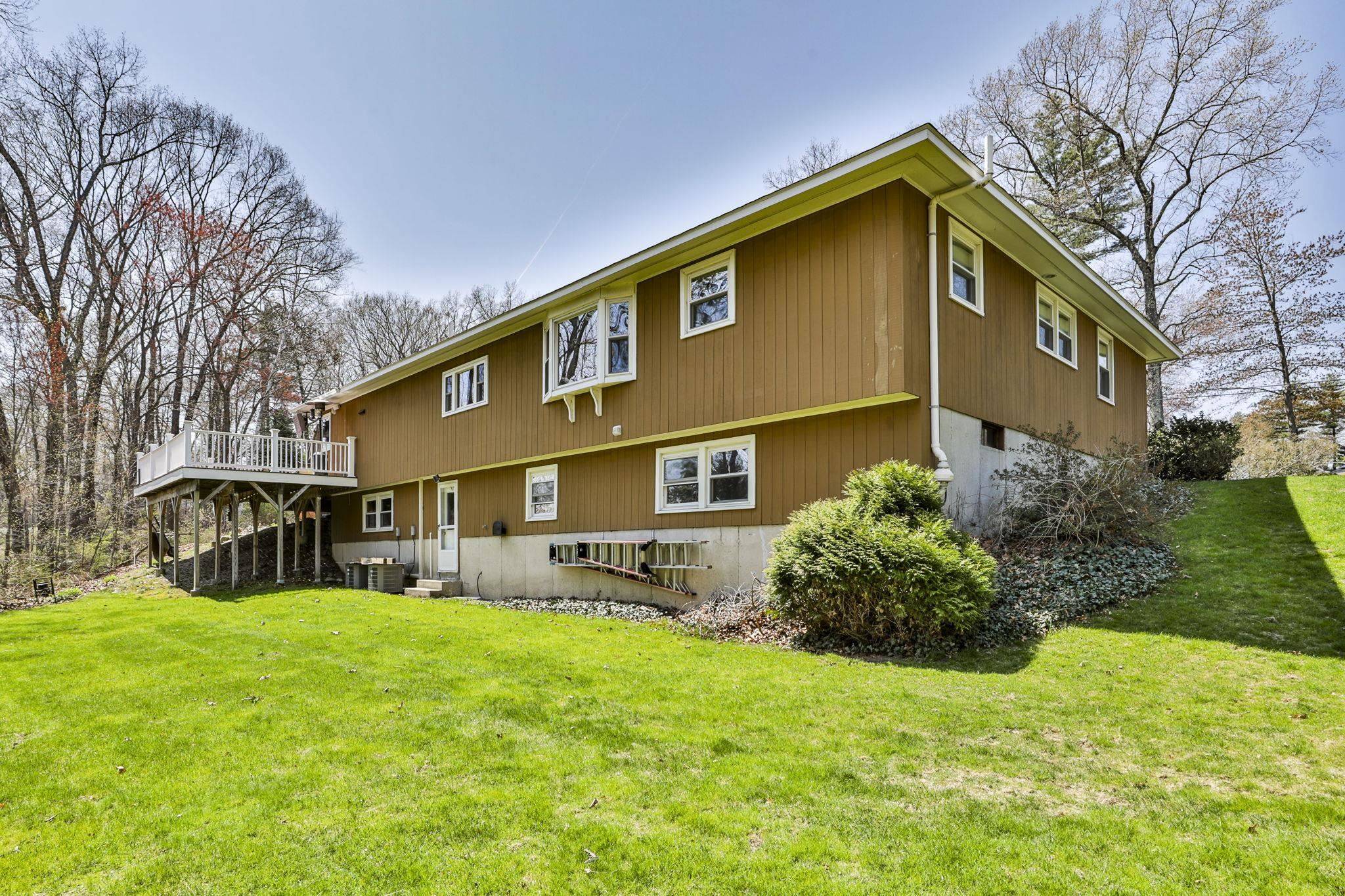 Nashua, NH 03064,6 Nova RD