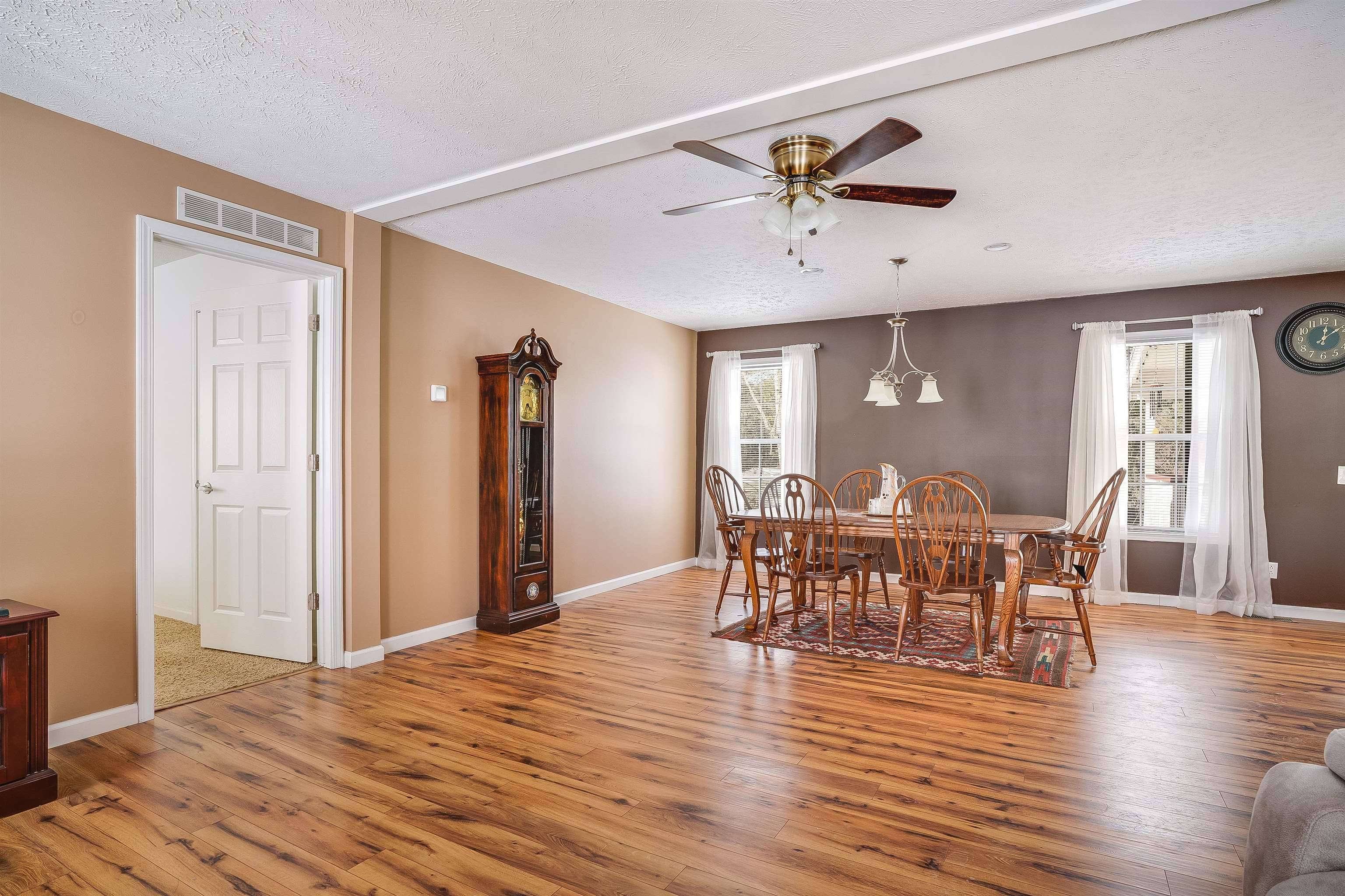 Hollis, NH 03049,21 Hazel ST