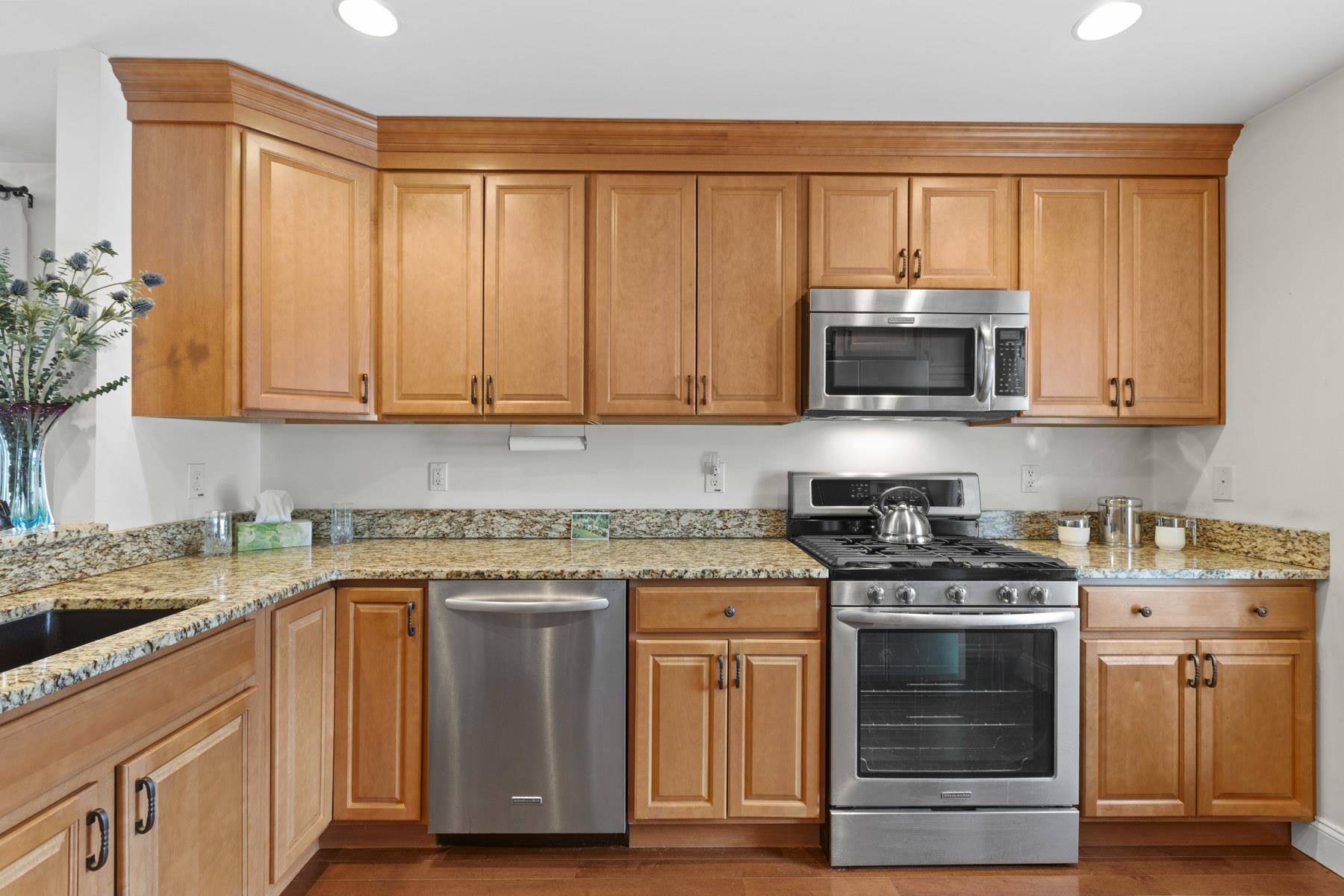 Pelham, NH 03076,22 Whispering Oaks RD