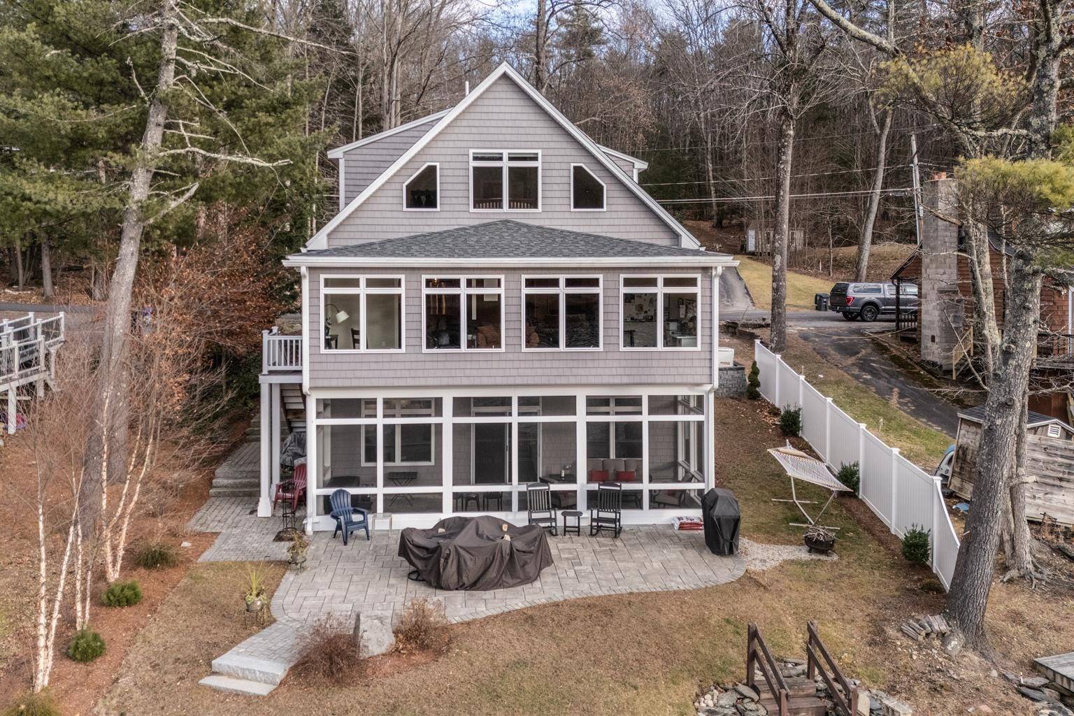 Hampstead, NH 03841,183 Mills Shore RD