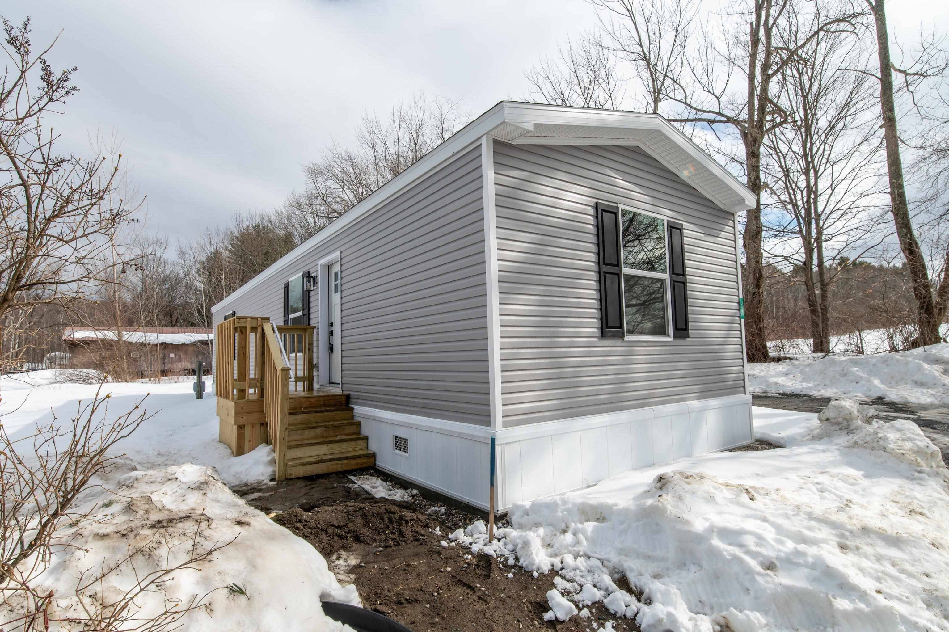 Springfield, VT 05156,76 Oak LN