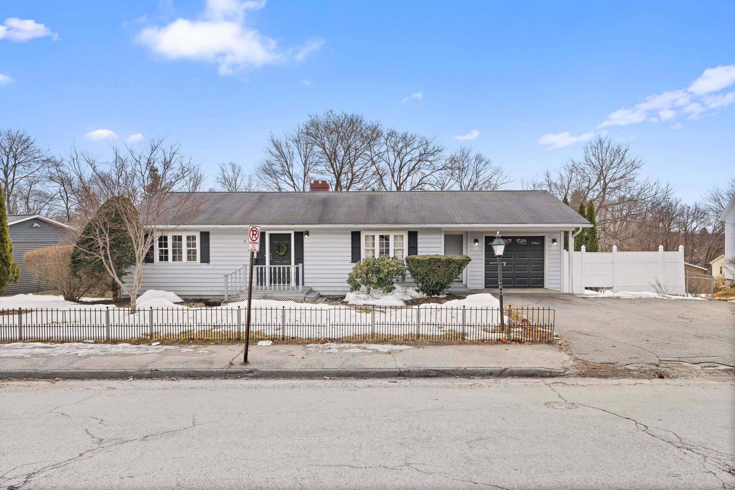 Manchester, NH 03103,613 Merrimack ST
