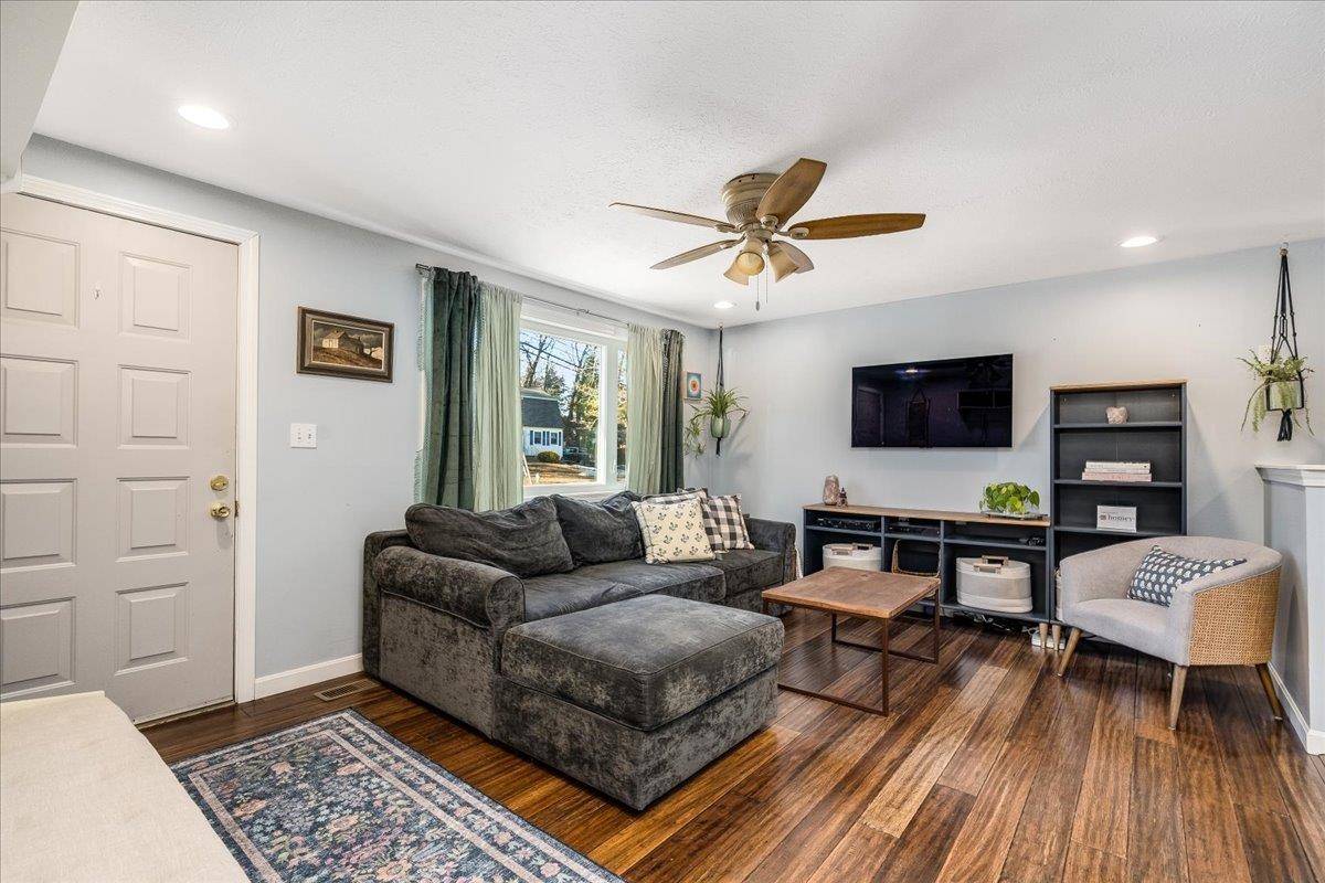 Nashua, NH 03062,170 Harris RD