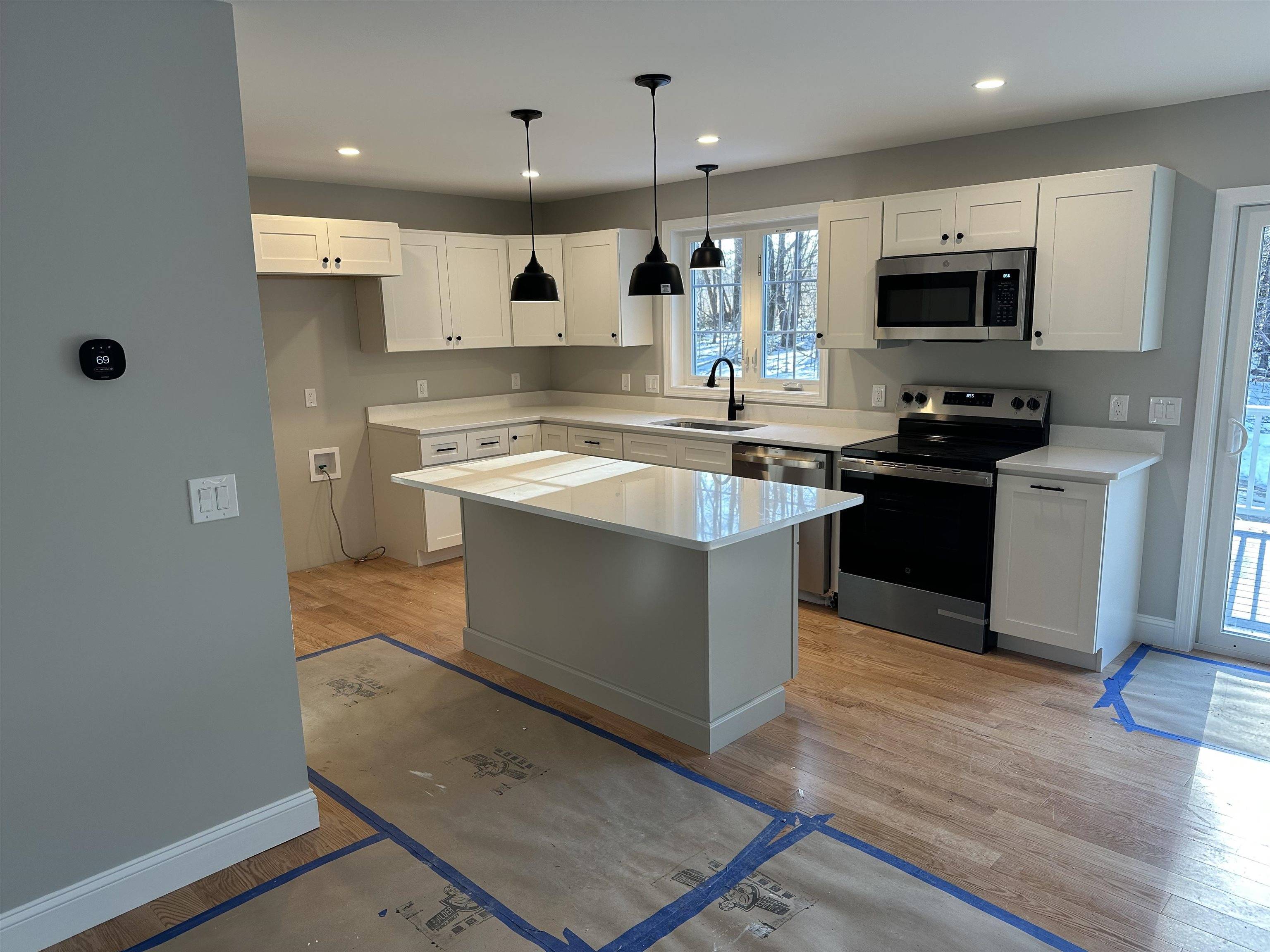 Boscawen, NH 03303,7 Raymond RD