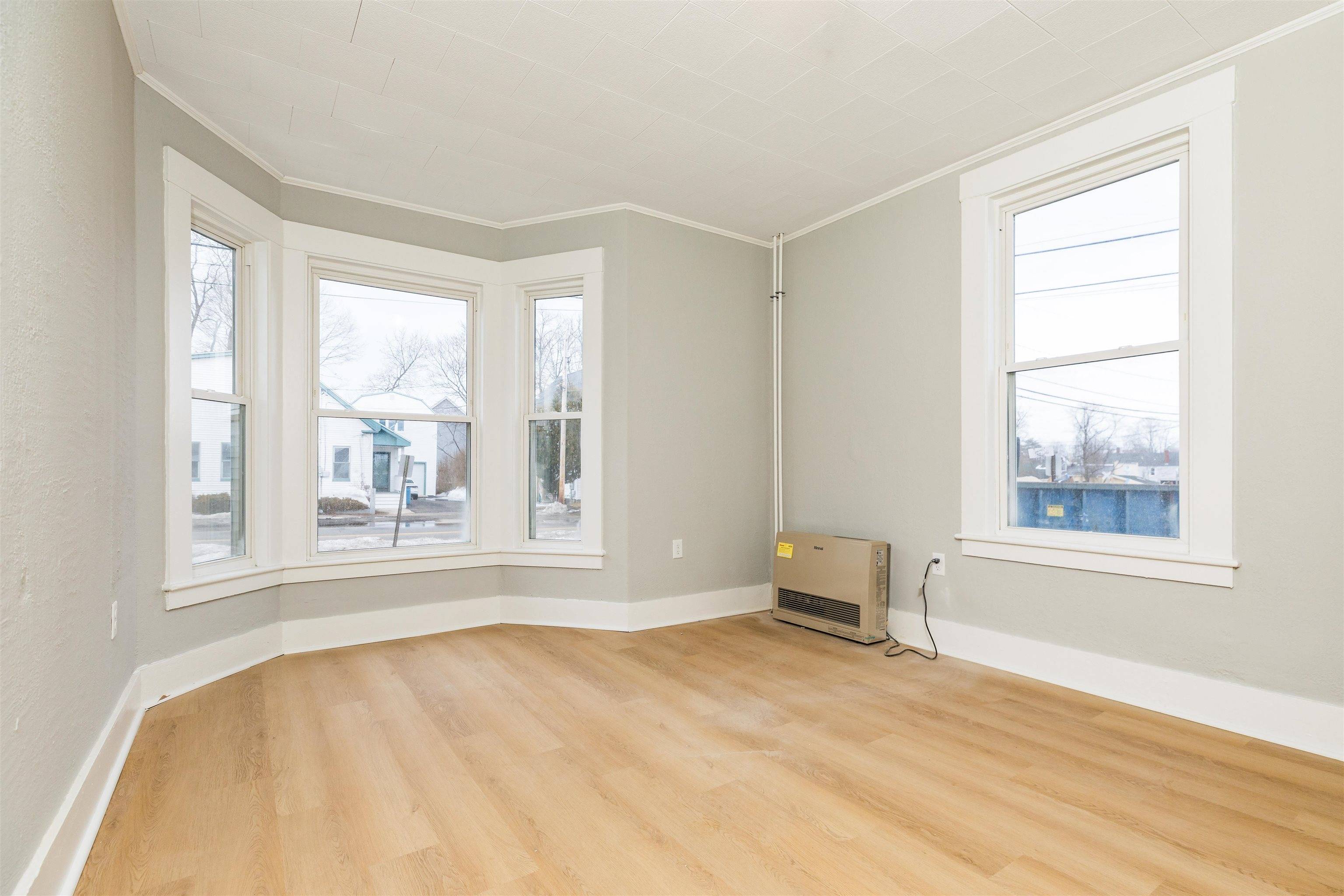 Exeter, NH 03833,160 Front ST #1