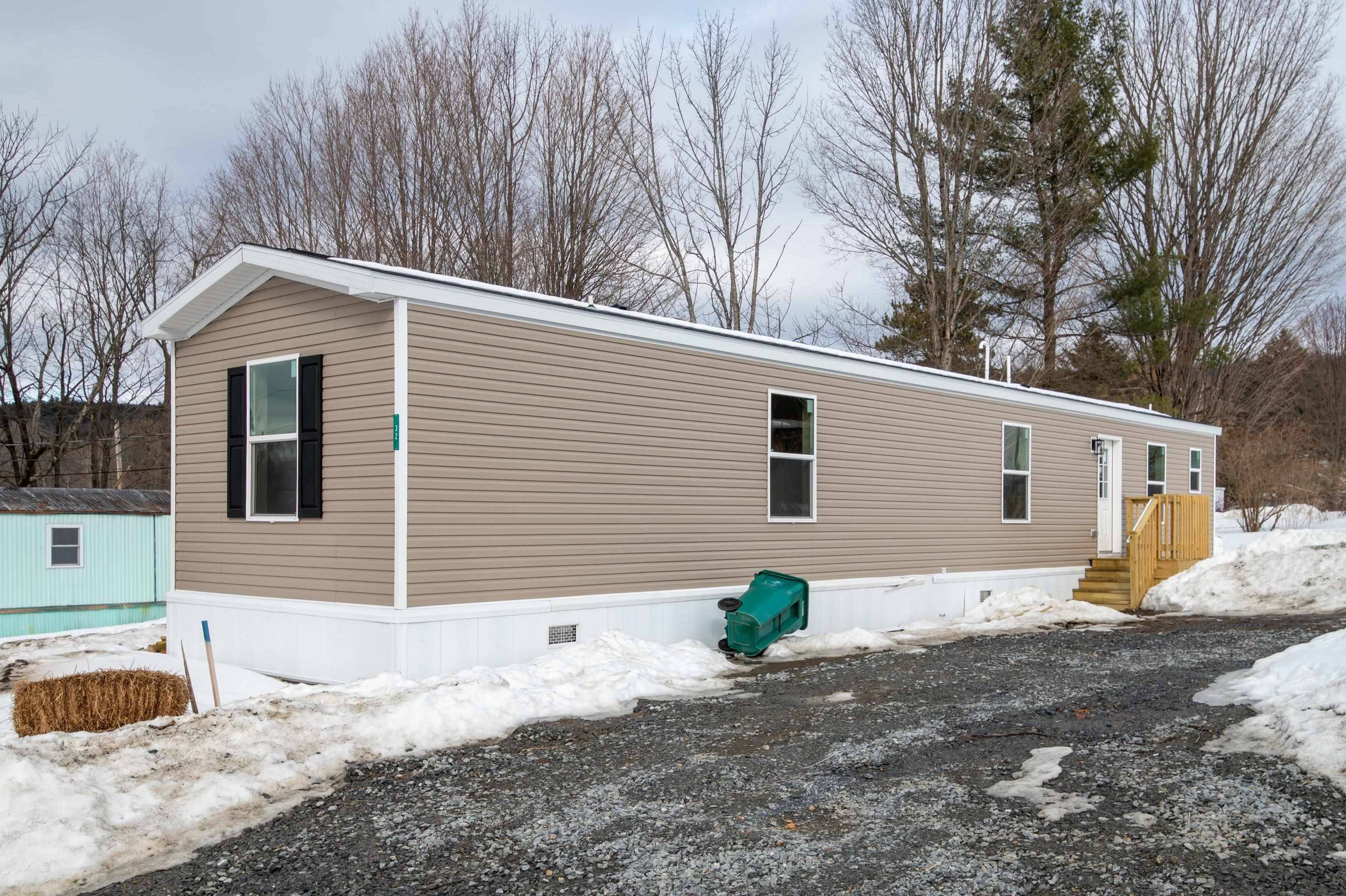 Springfield, VT 05156,32 Oak LN