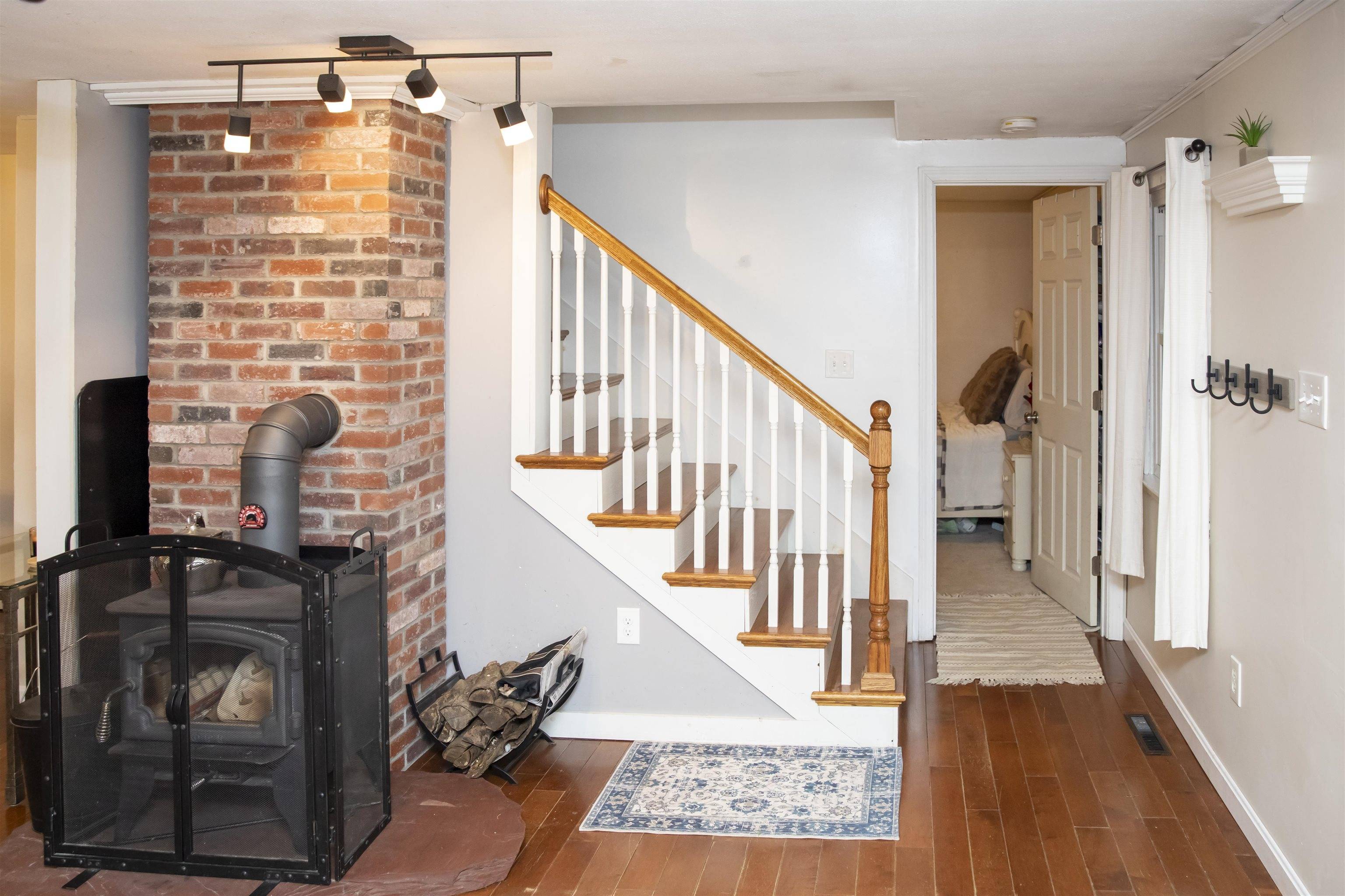 Jaffrey, NH 03452,139 Squantum RD