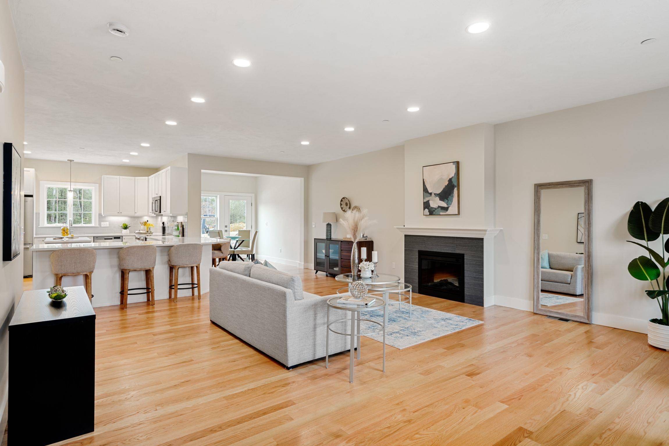 21 Brightstone CIR #17 Sandown, NH 03873