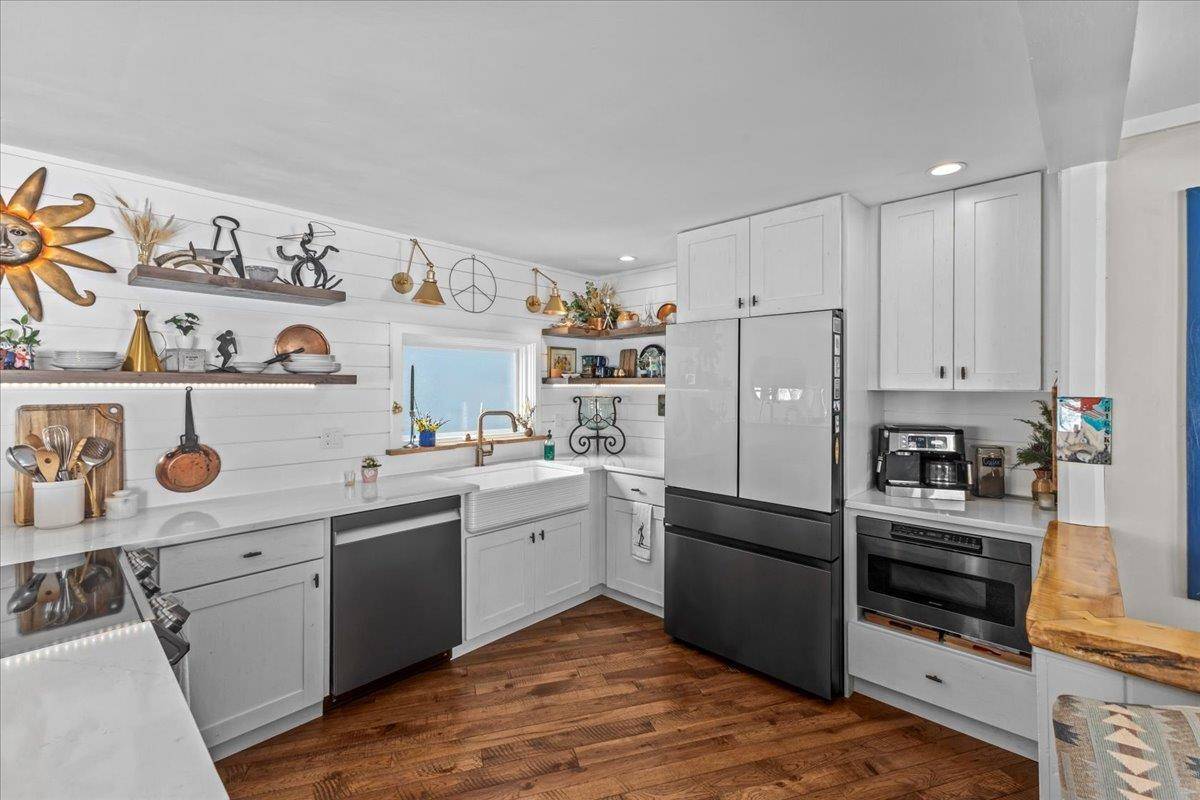 Warren, VT 05674,355 Summit RD #6