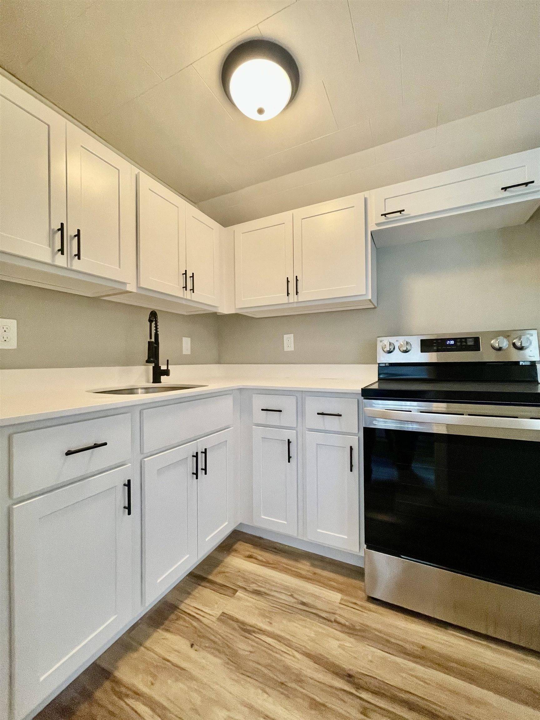 Meredith, NH 03253,33 East Bluff VLG