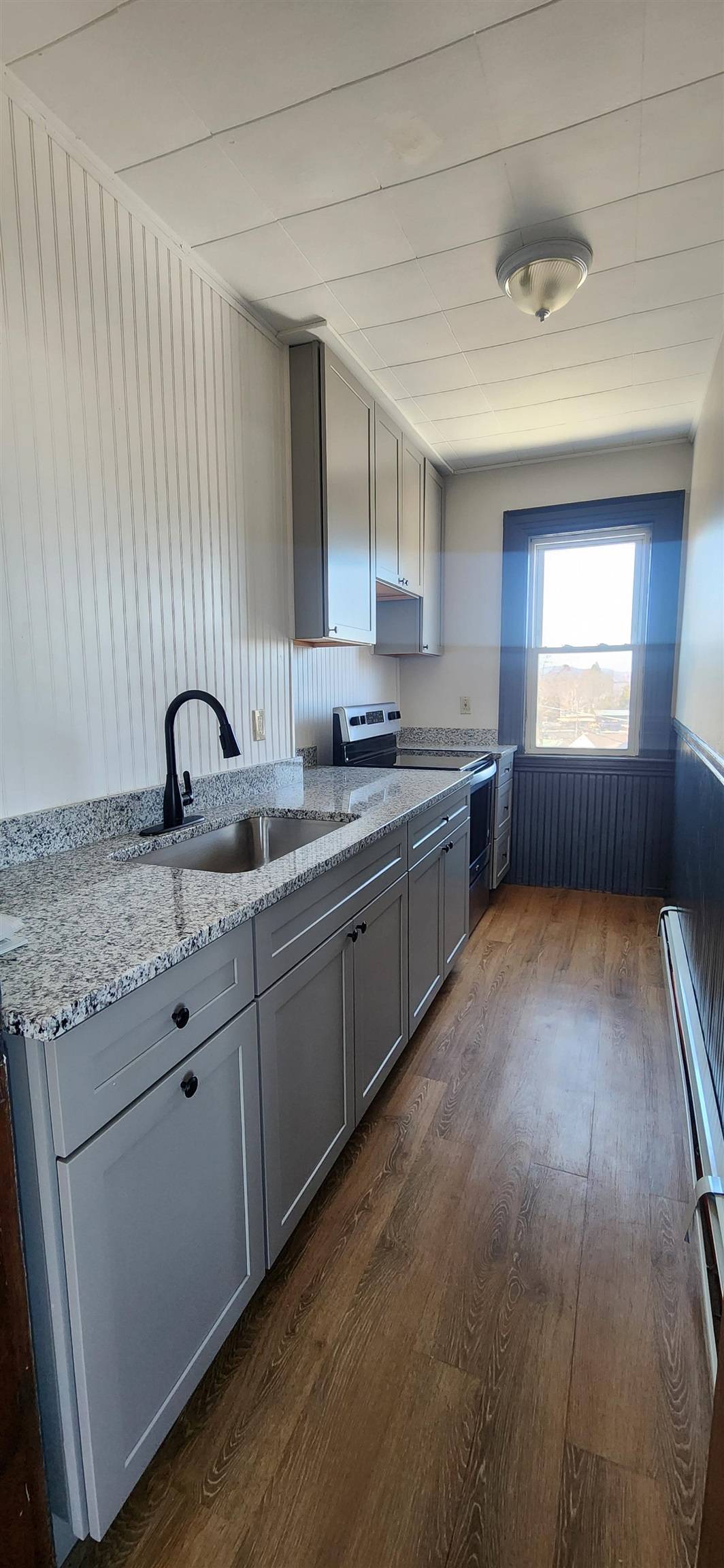 Manchester, NH 03103,68 Claremont AVE #3