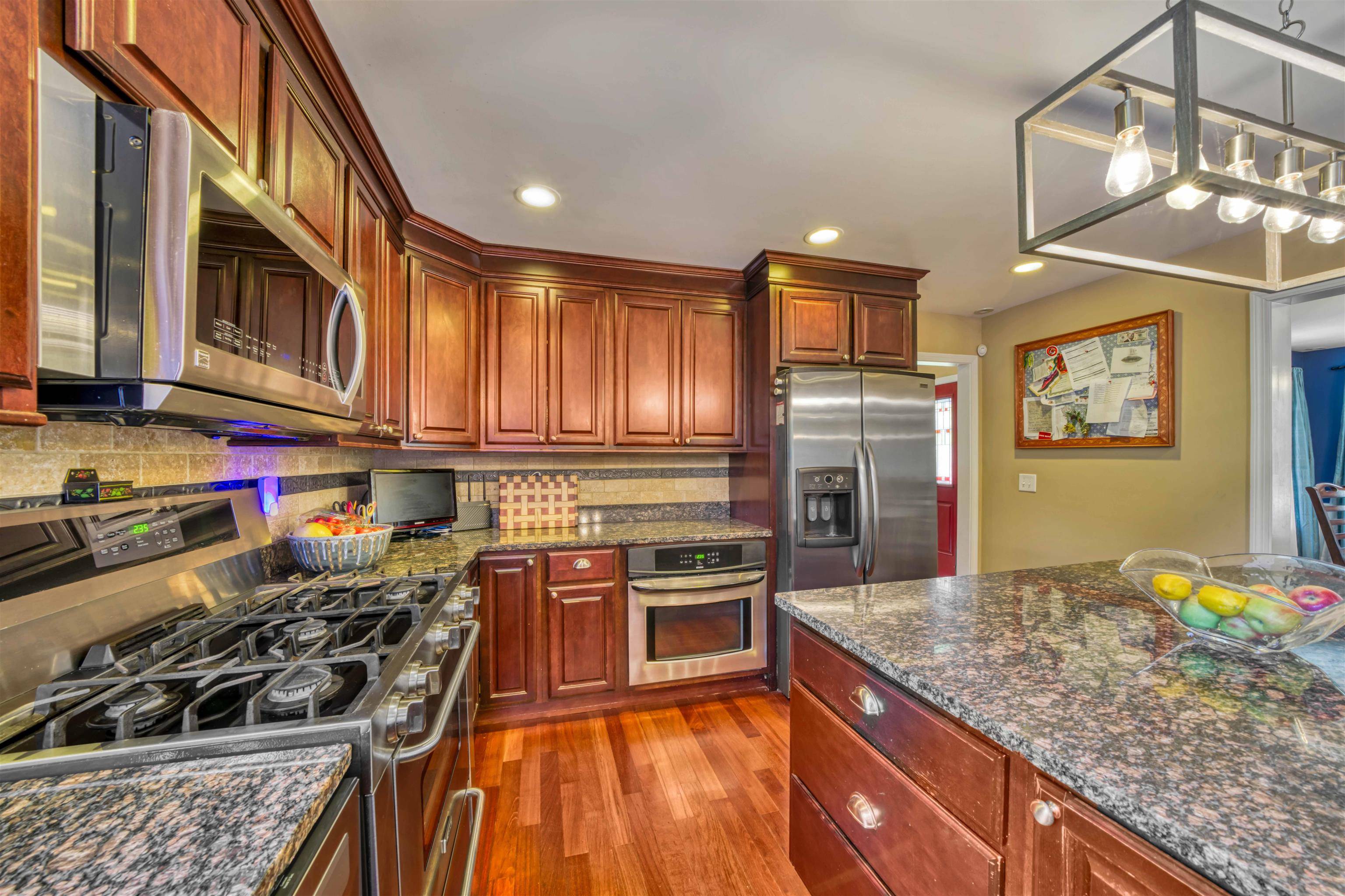 20 River View RD Newport, NH 03773