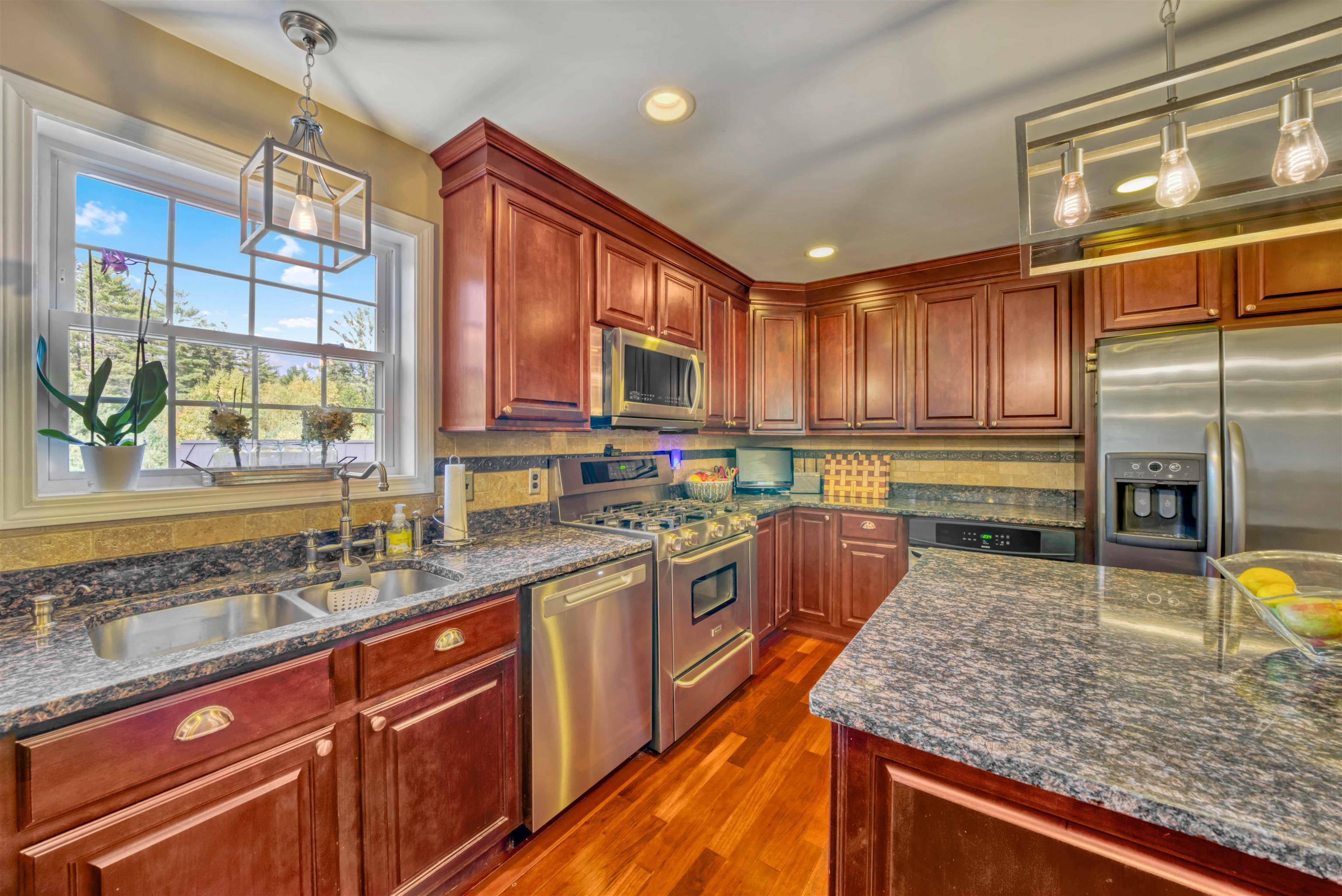 20 River View RD Newport, NH 03773