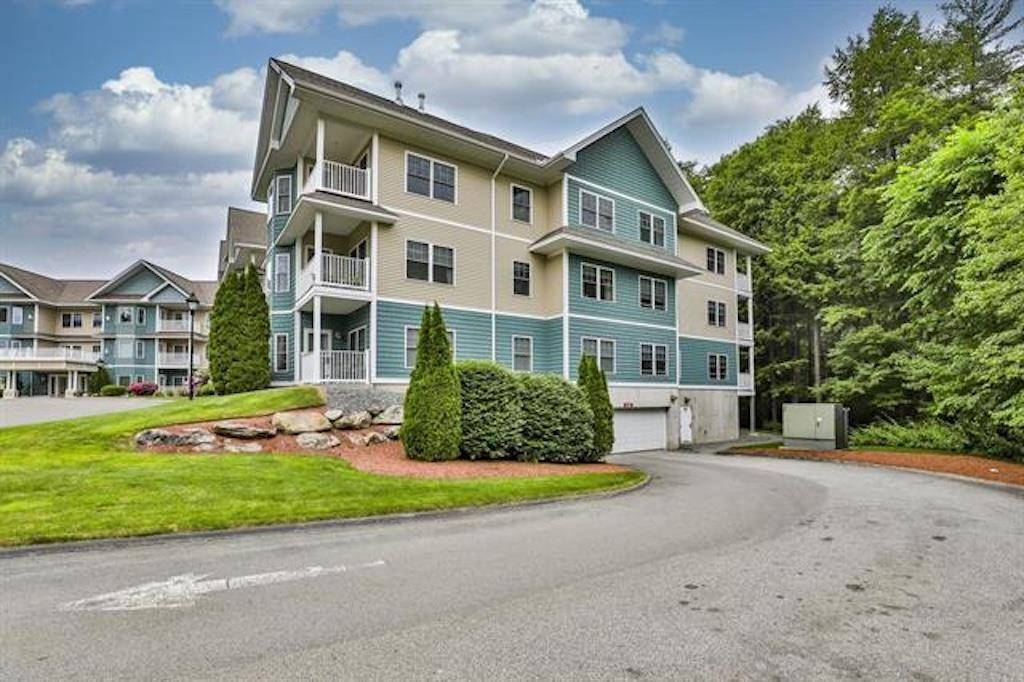 Bedford, NH 03110,65 Hawthorne DR #111
