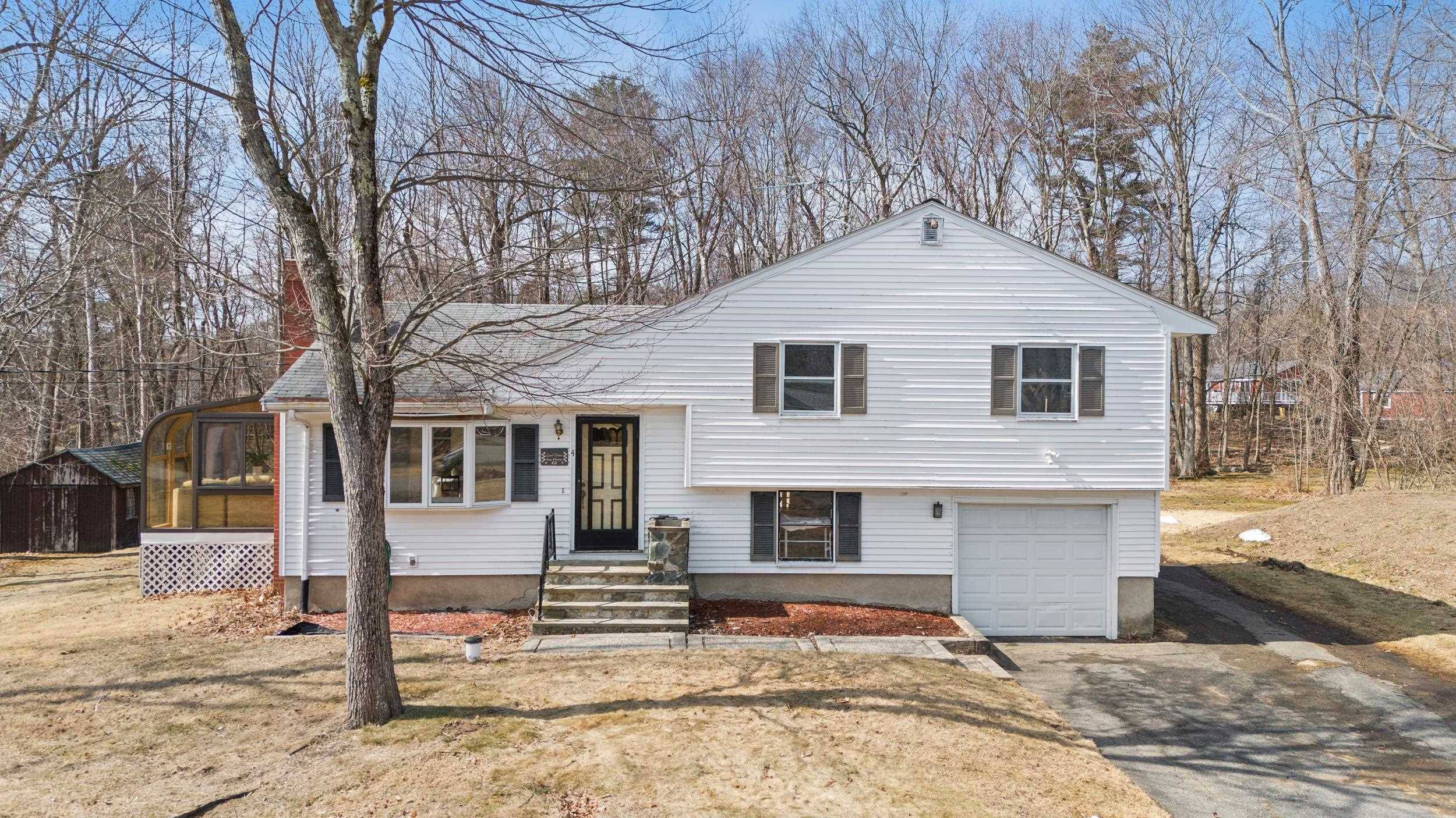 Atkinson, NH 03811,4 Meadow LN