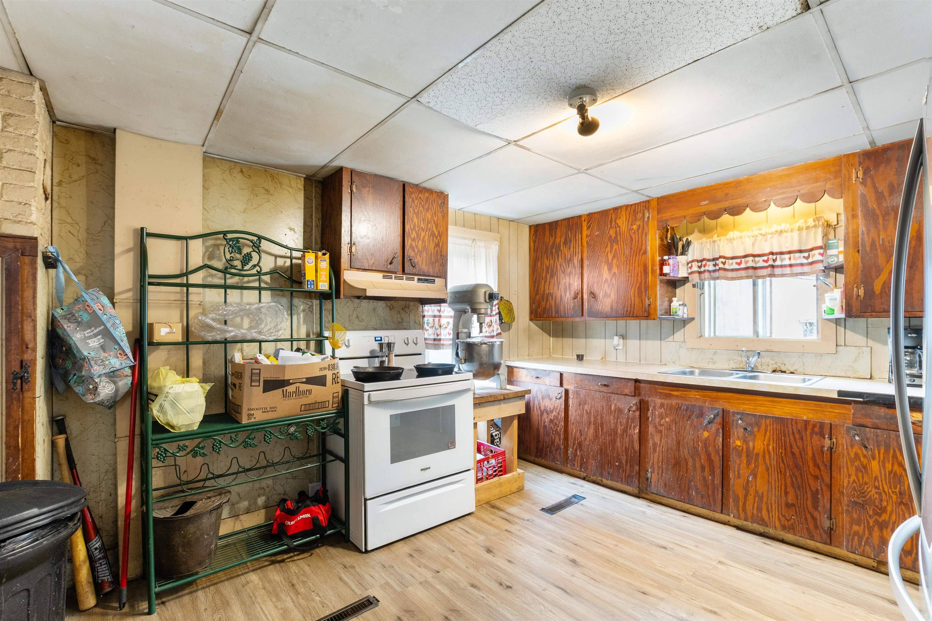Colebrook, NH 03576,8 Phillips DR