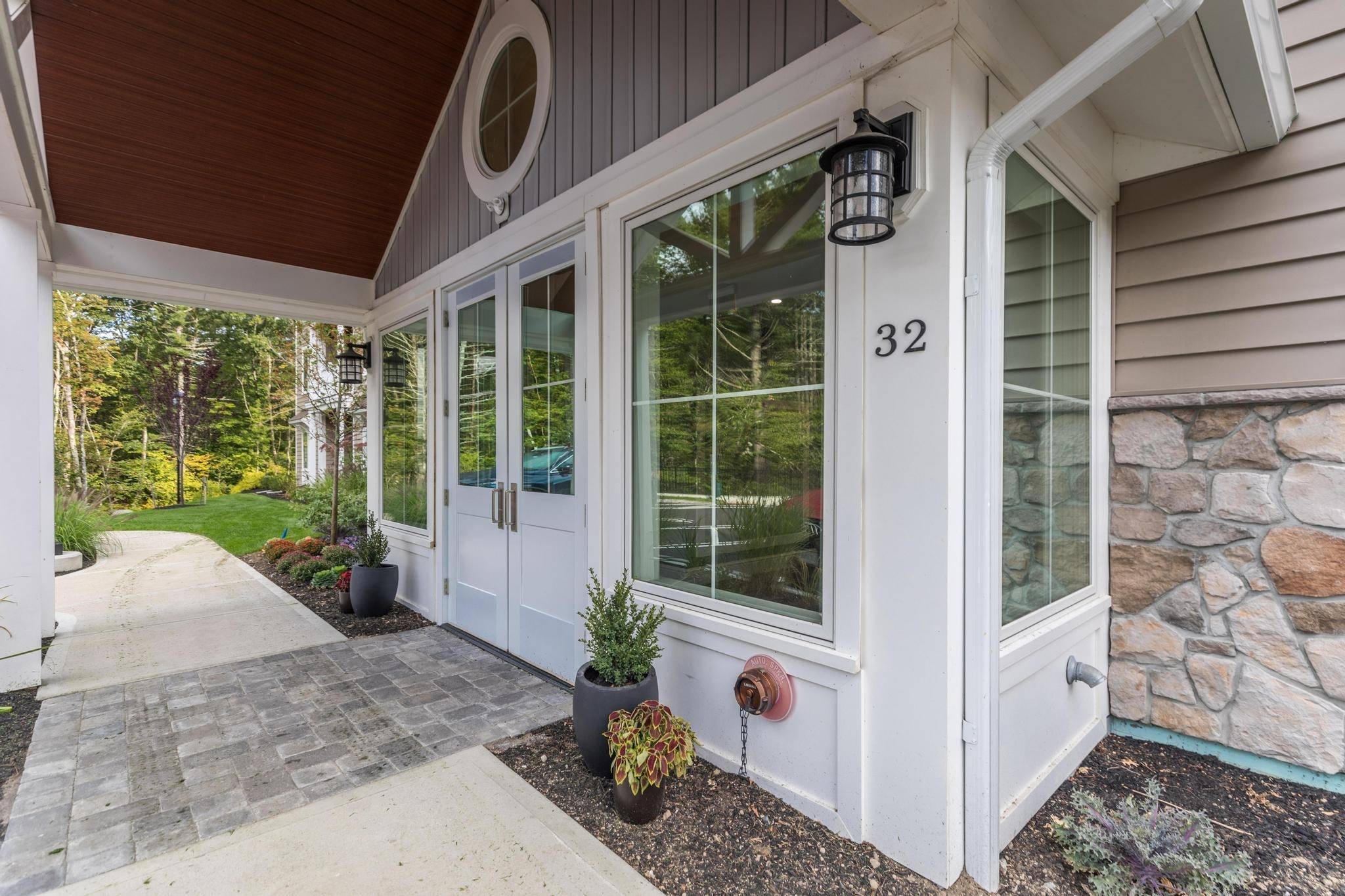 Exeter, NH 03833,32 Willey Creek RD #405