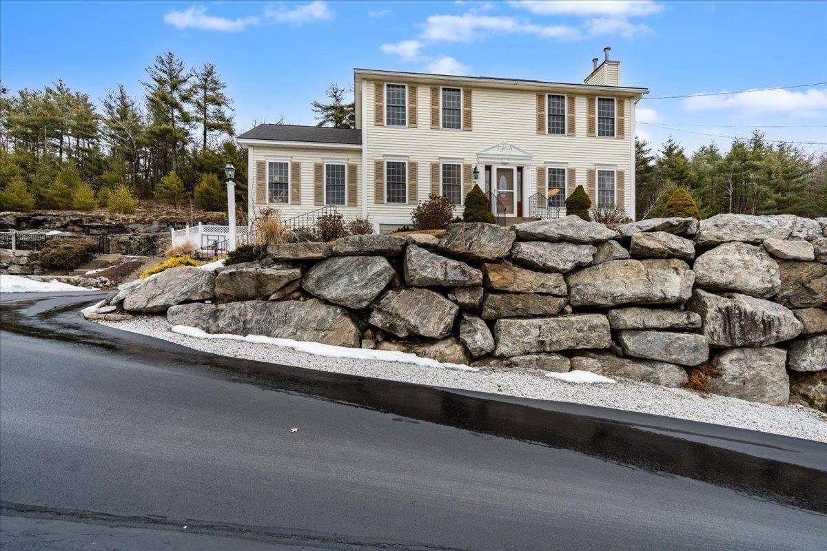 Manchester, NH 03109,94 Rosegate Farm DR