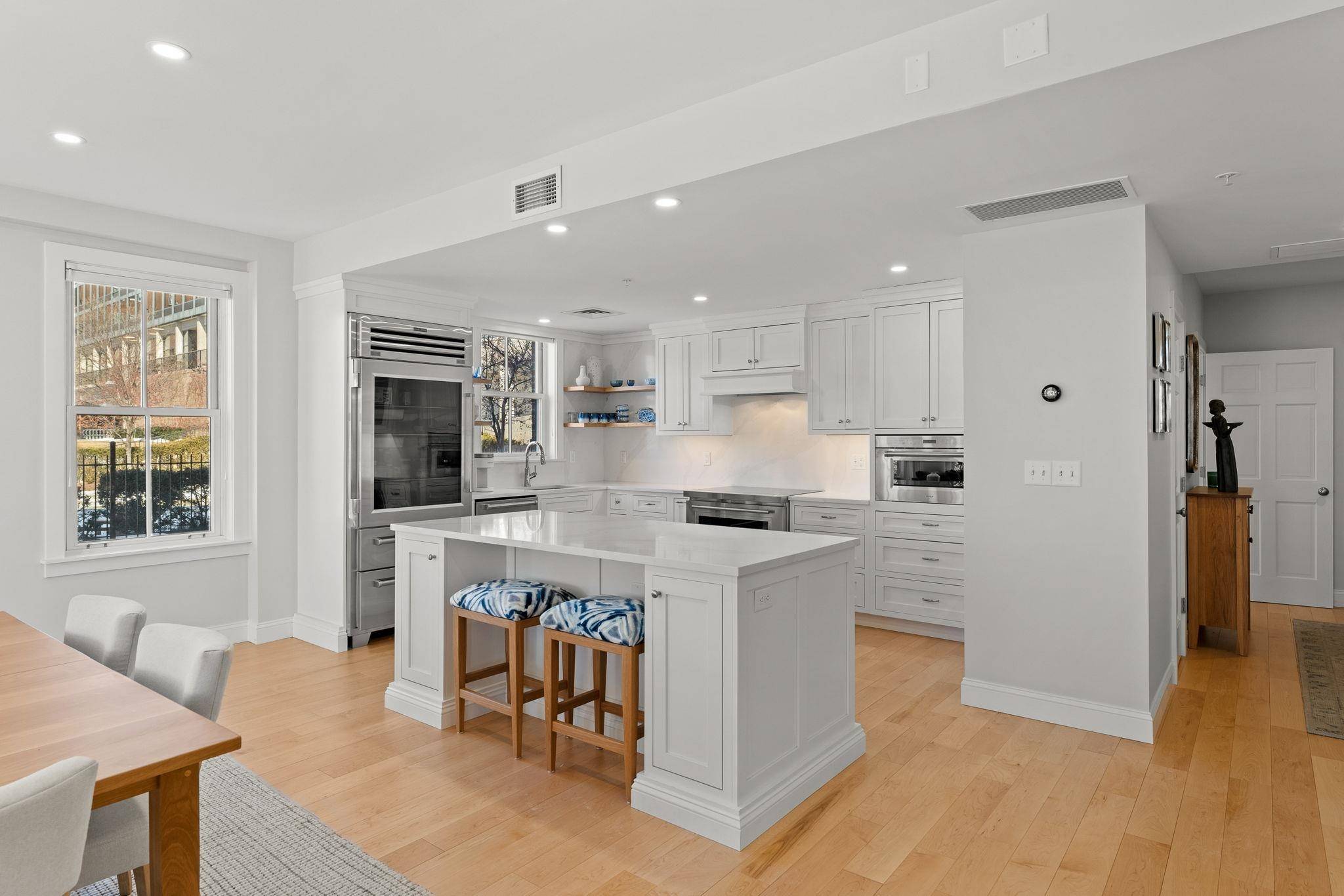 Burlington, VT 05401,40 College ST #301