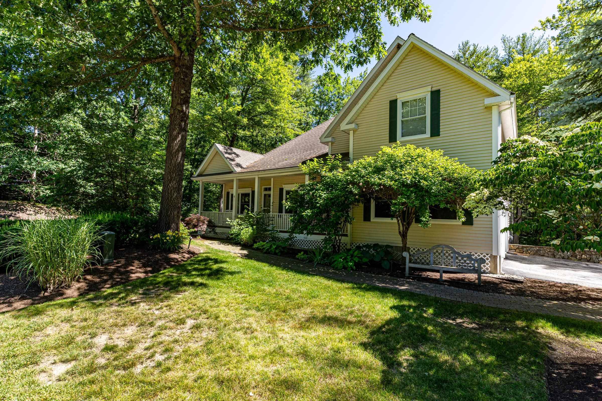 Exeter, NH 03833,4 Moore LN