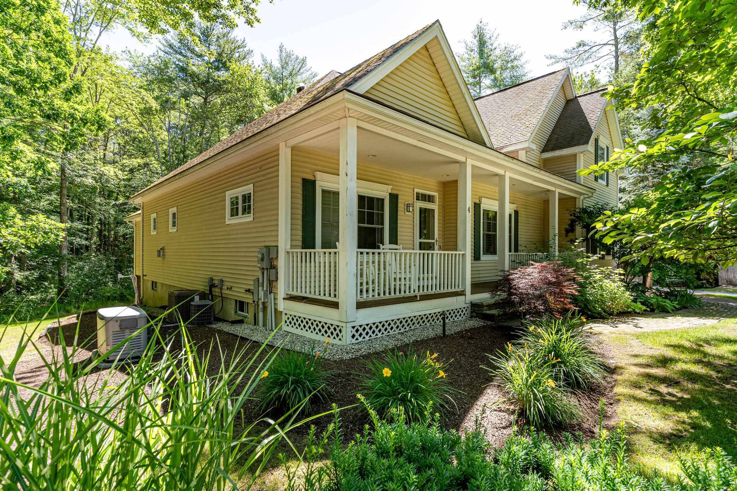 Exeter, NH 03833,4 Moore LN