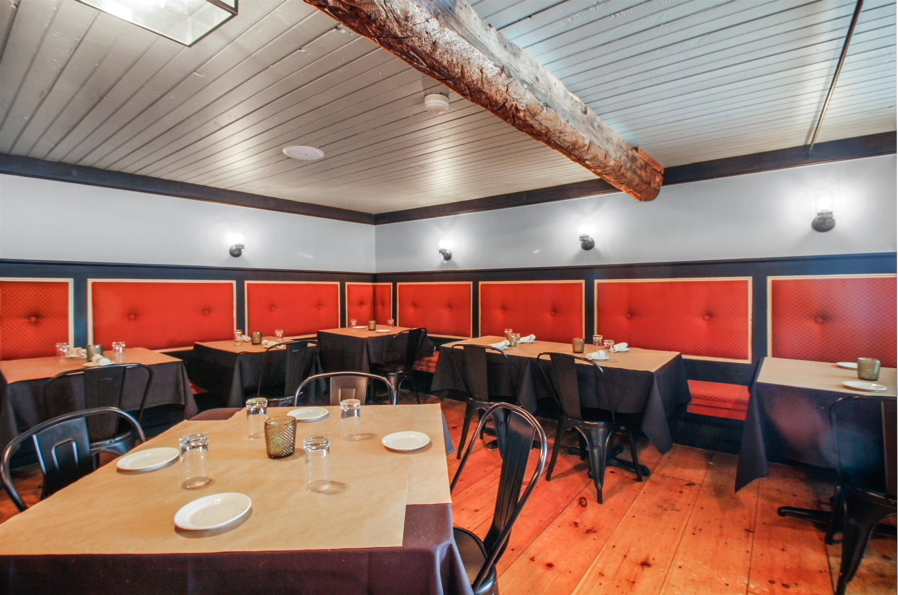 2 West Main ST Littleton, NH 03561