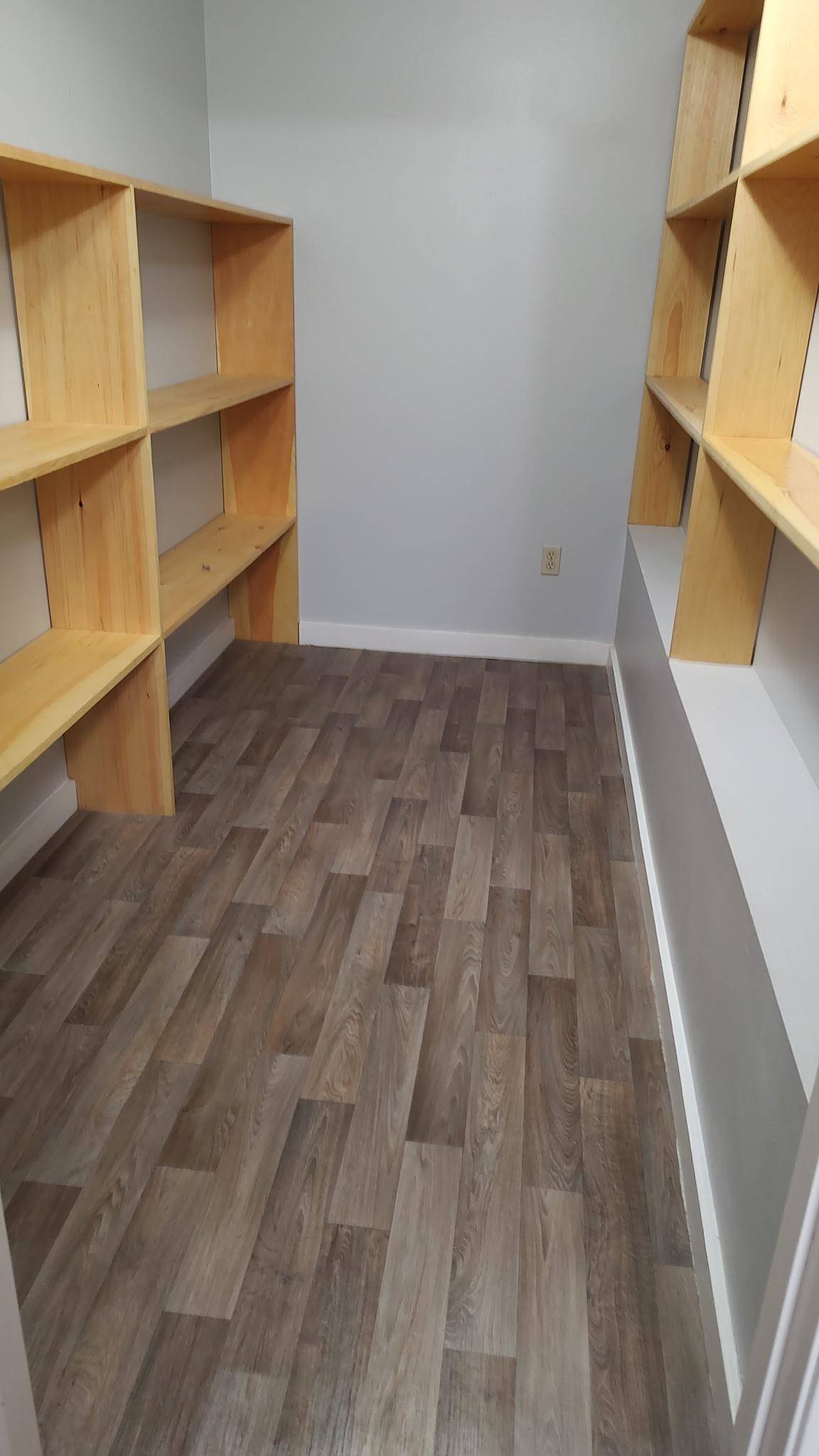 Lancaster, NH 03584,4 Elm ST #304