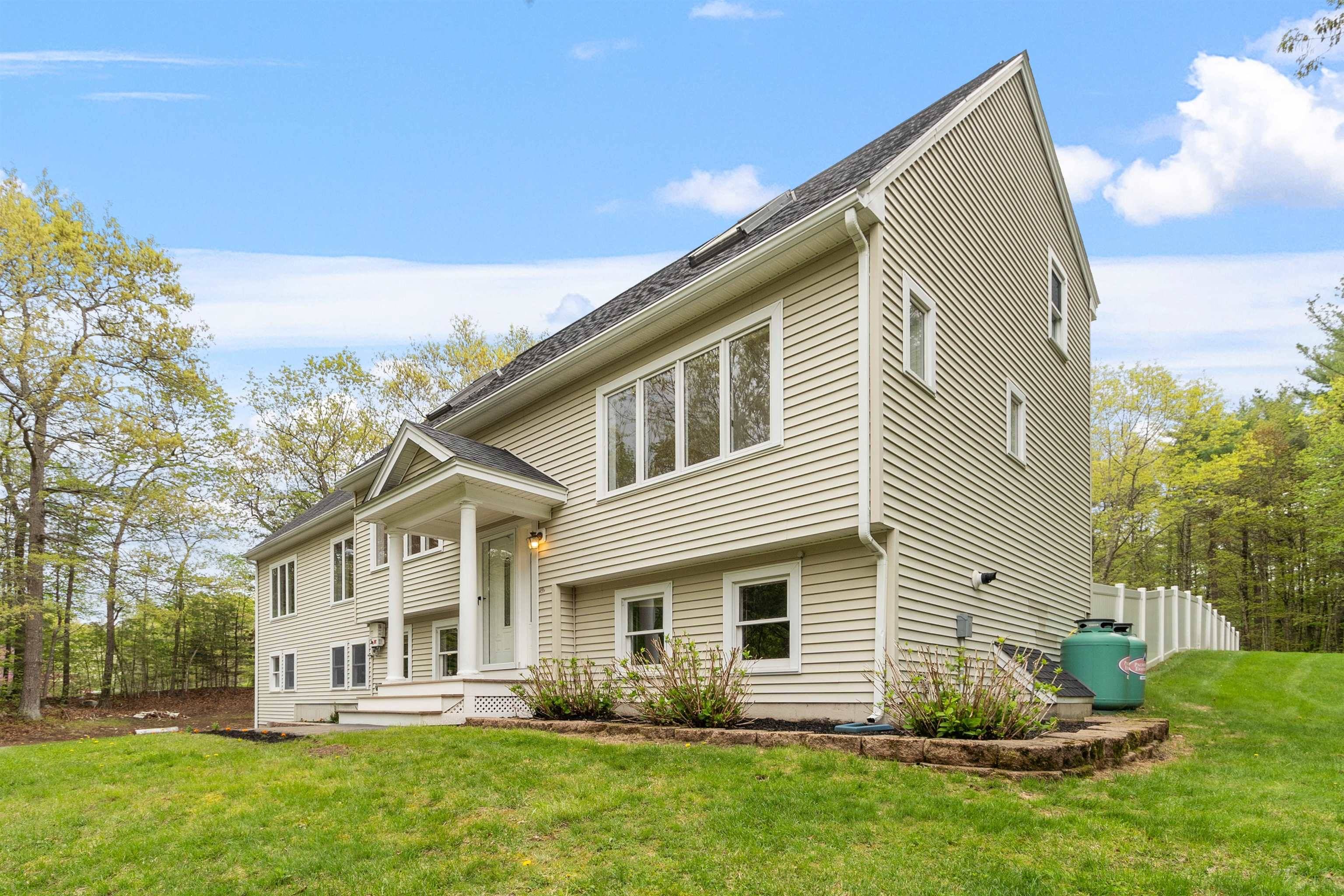 Salem, NH 03079,27 Norwood RD