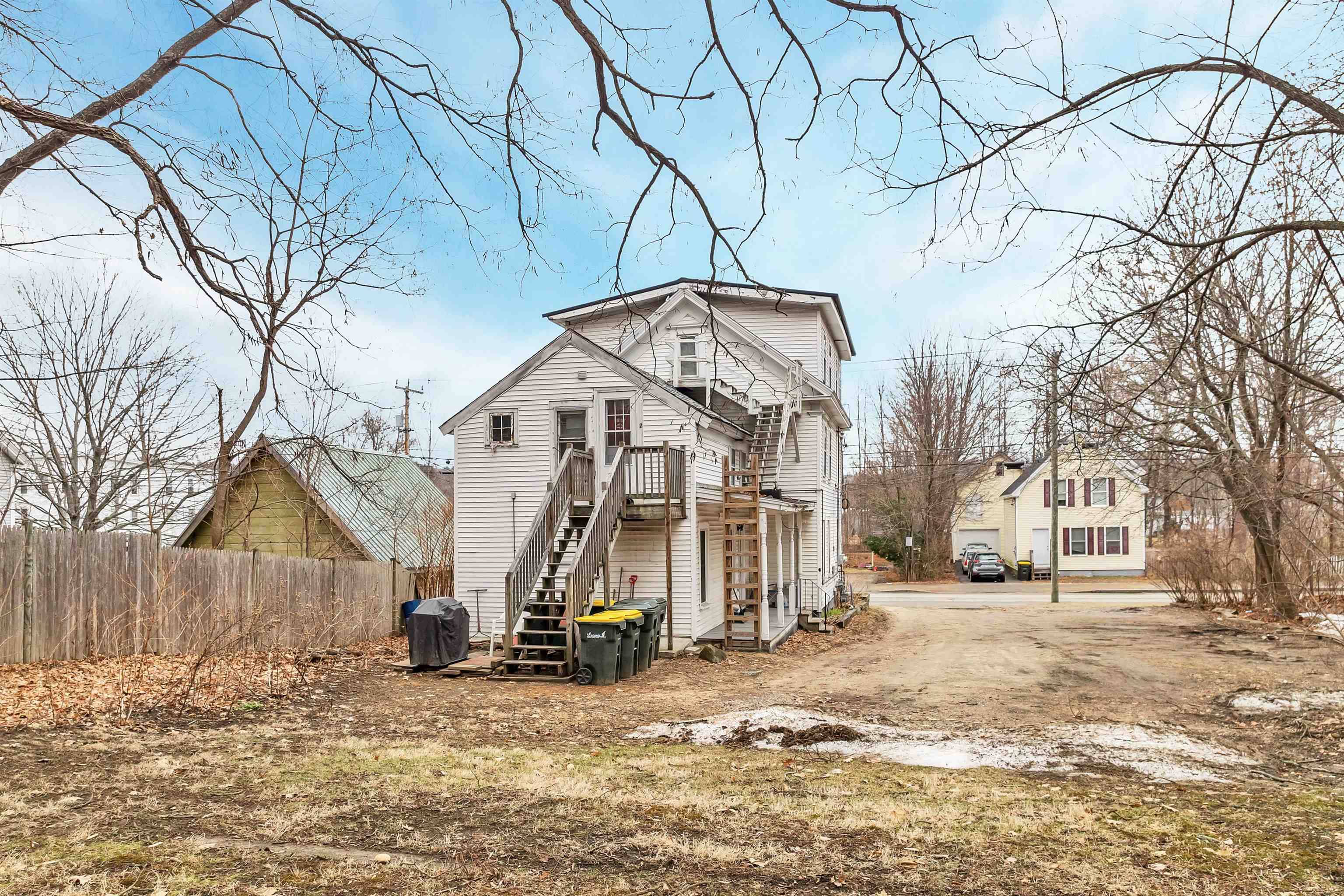 Laconia, NH 03246,106 Messer ST